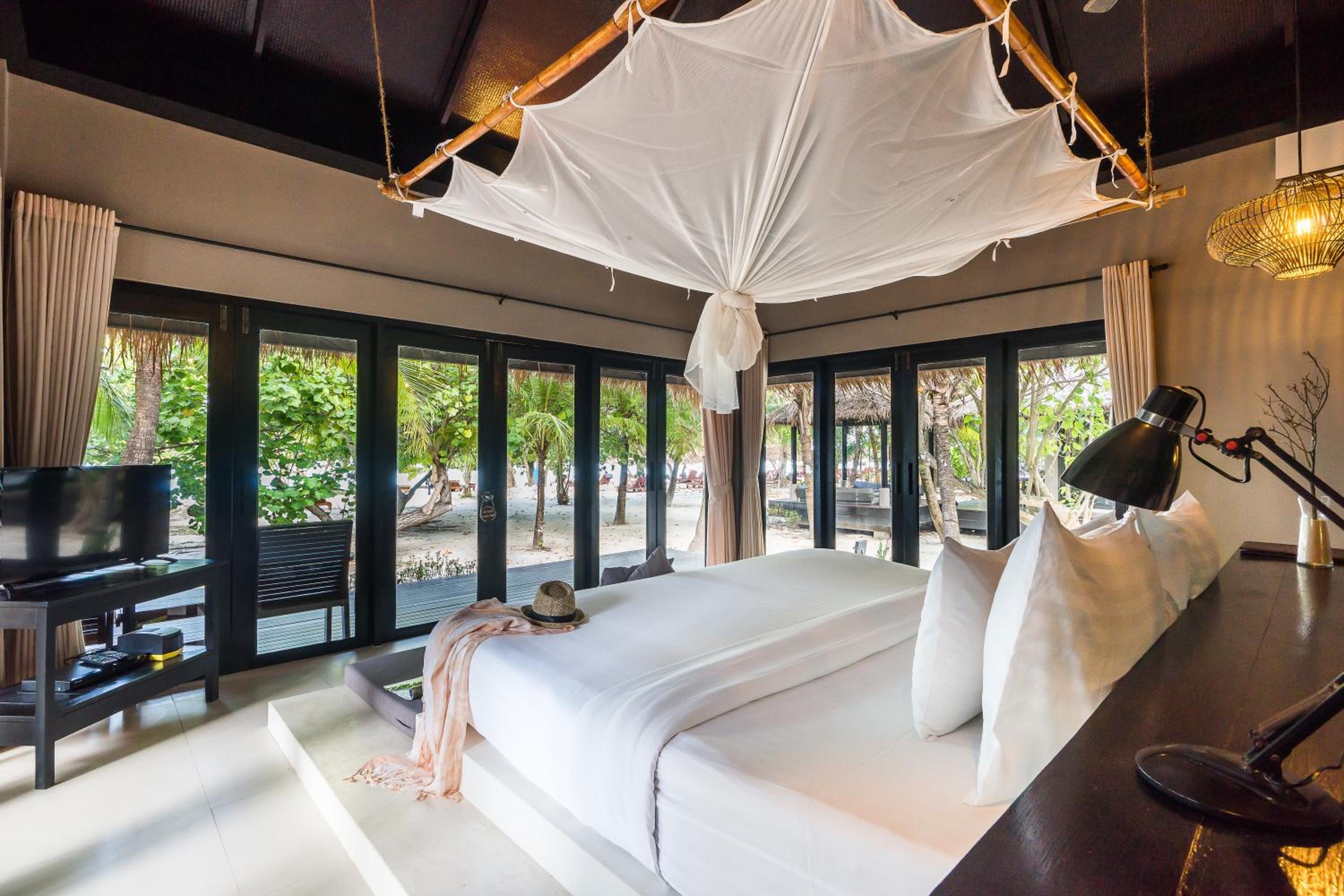 Beach Front Villa - Siri - Photo 1