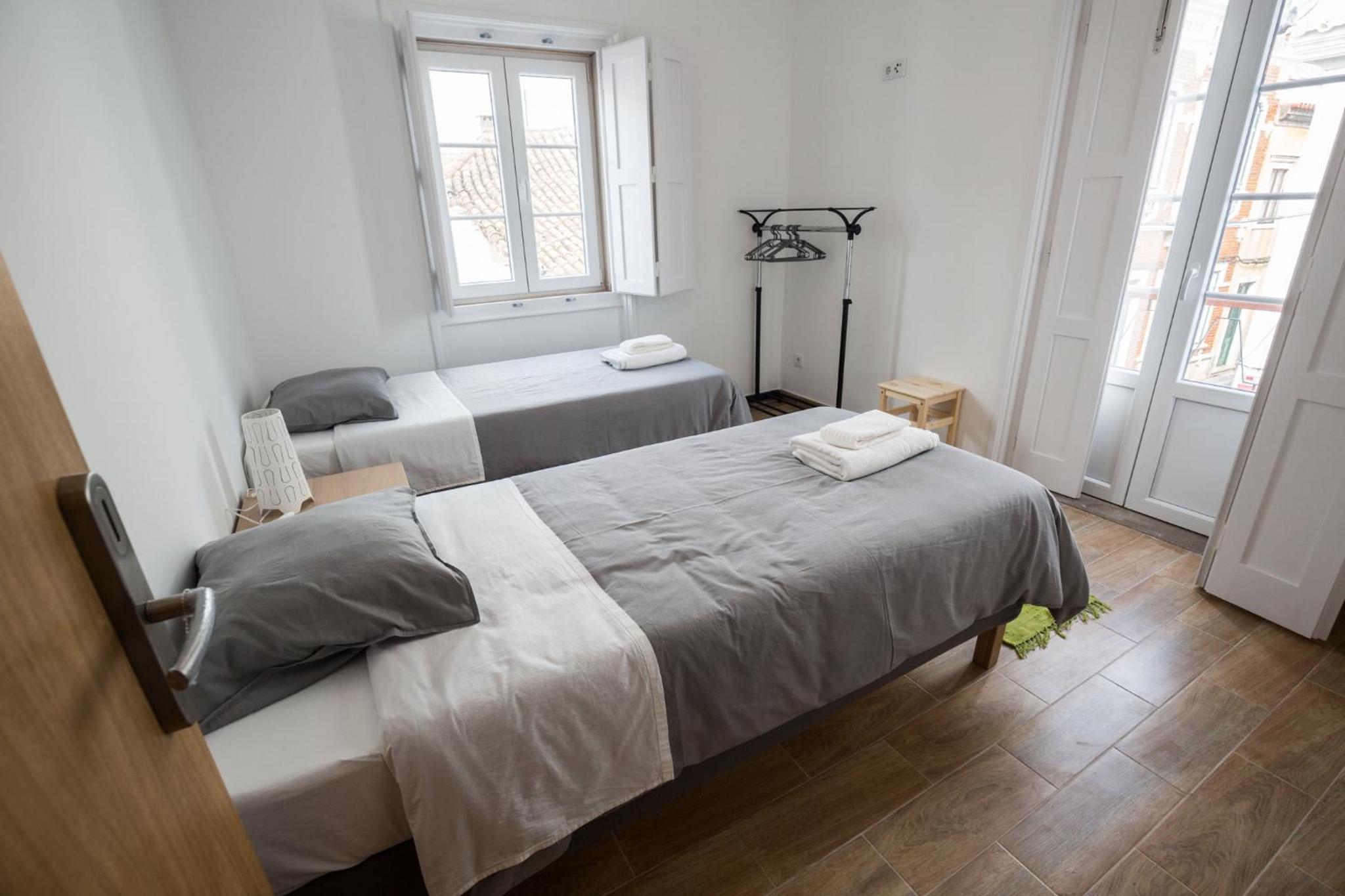 Twin Room with Balcony - Photo 1