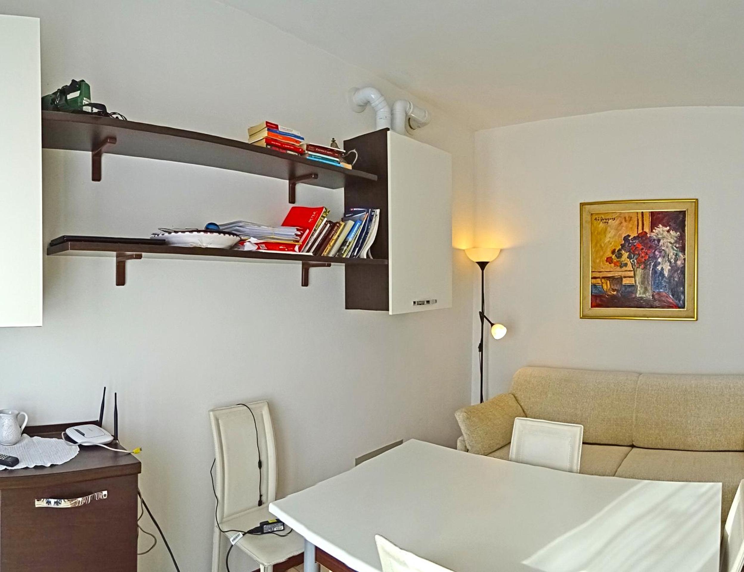 Apartment with Lake View