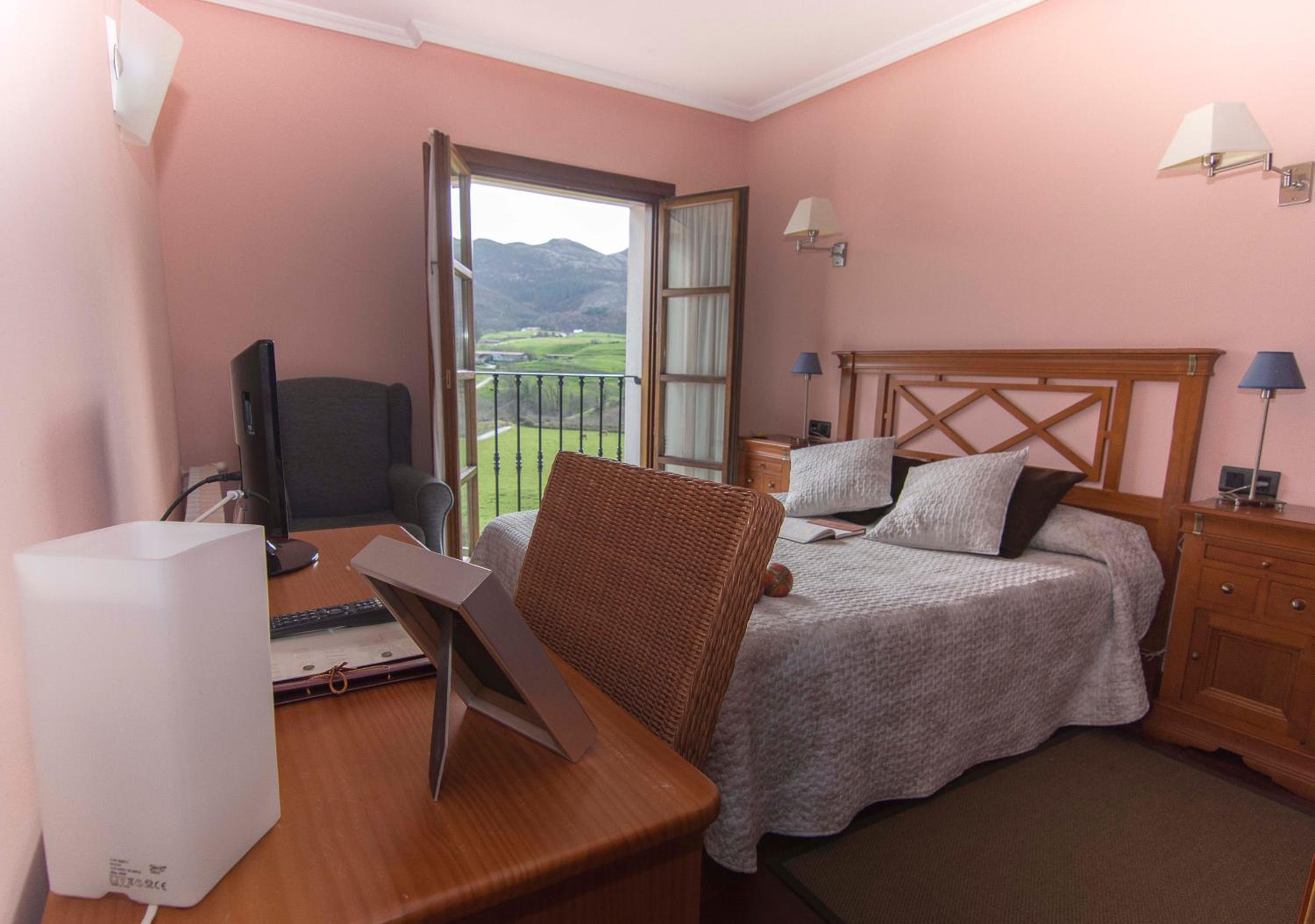 Double Room - Photo 5