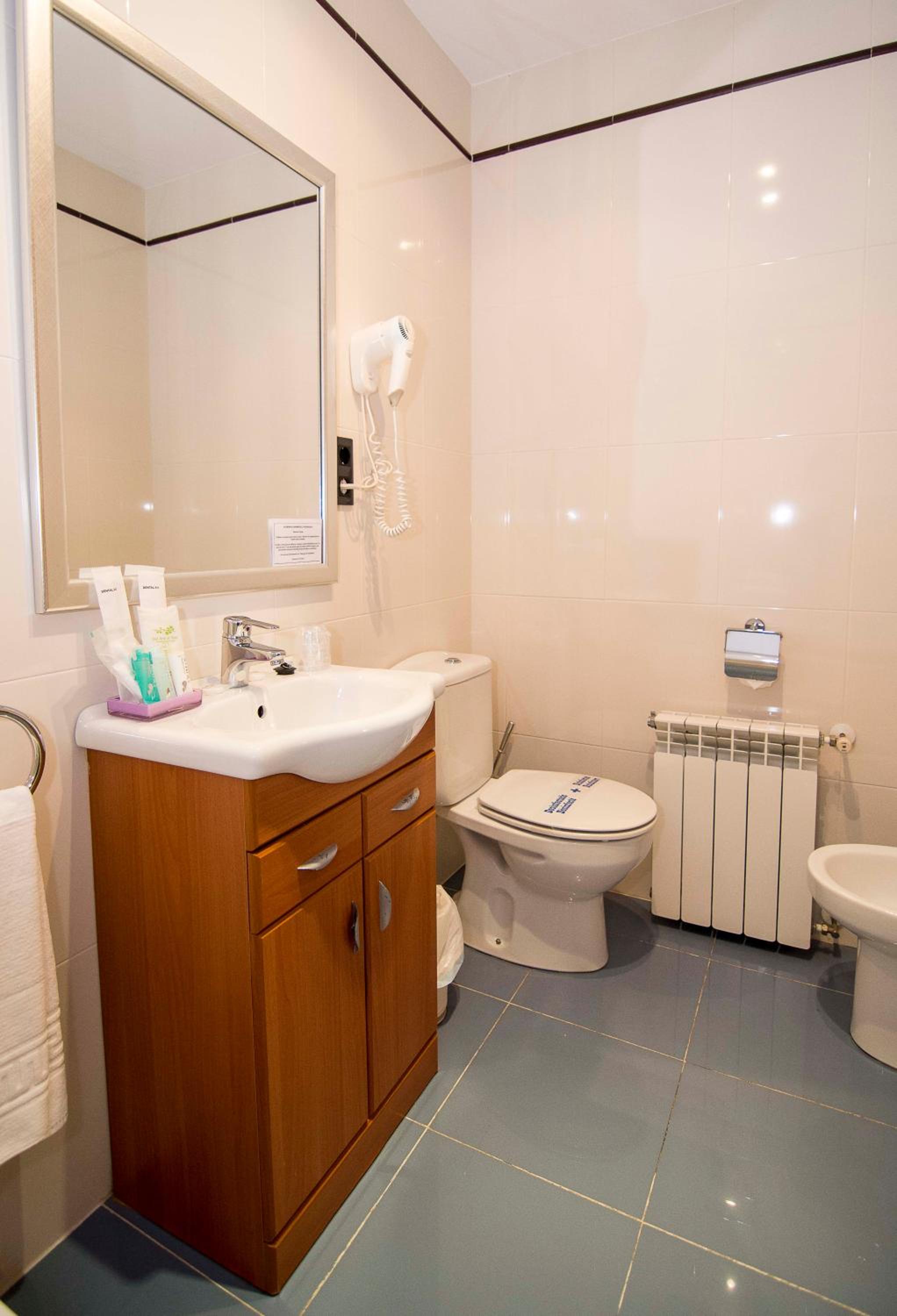Double Room - Photo 3