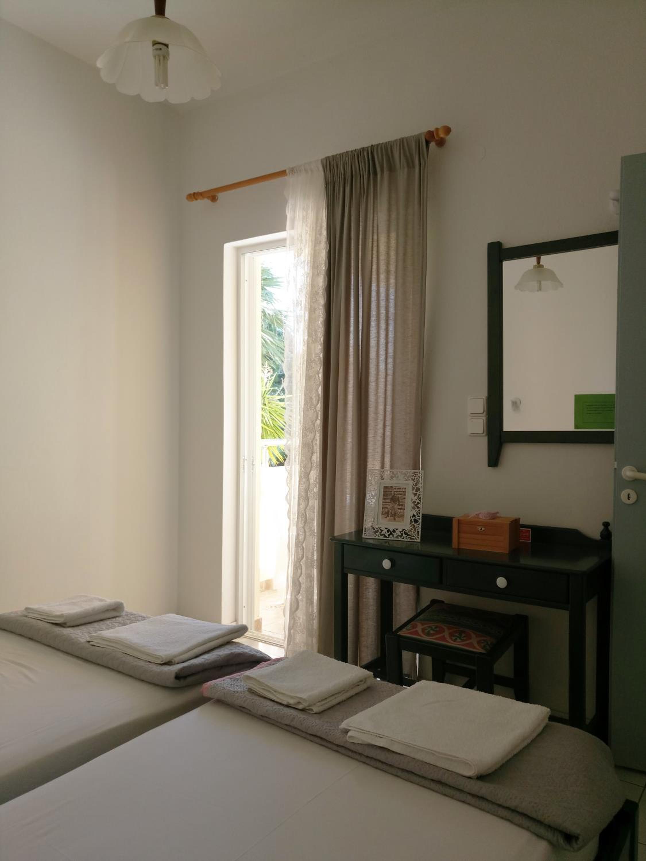 One-Bedroom Apartment with Garden View photo 2