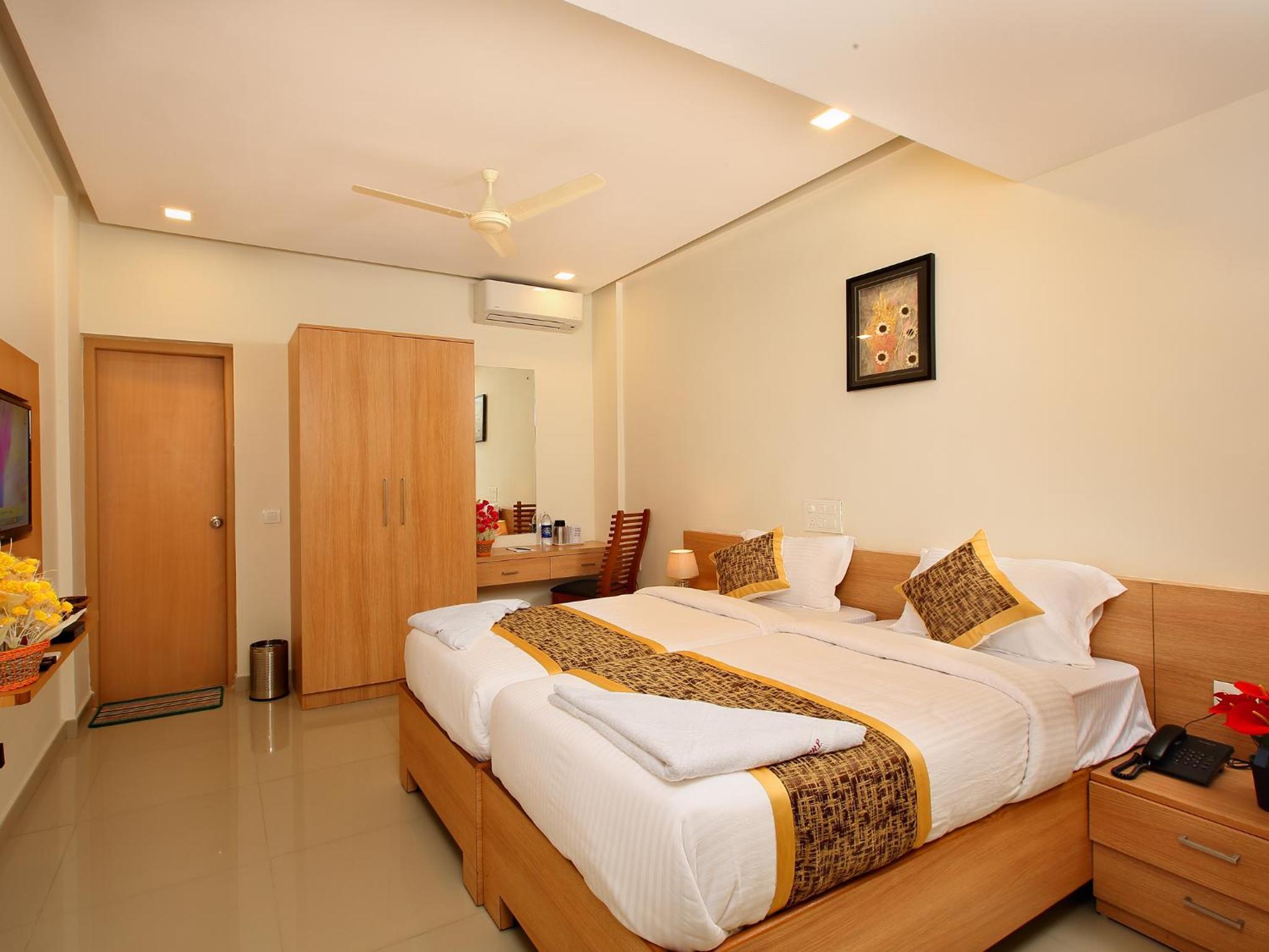 Deluxe Room - Photo 8