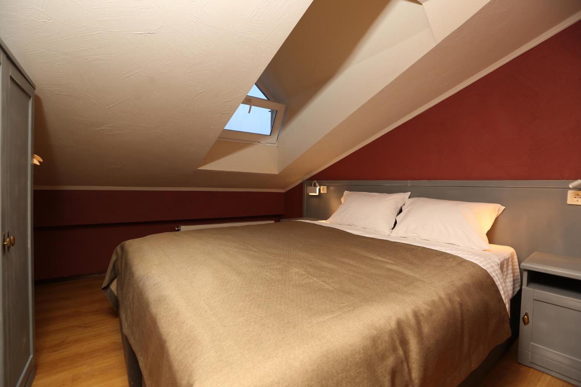Double or Twin Room with Shared Bathroom photo 3