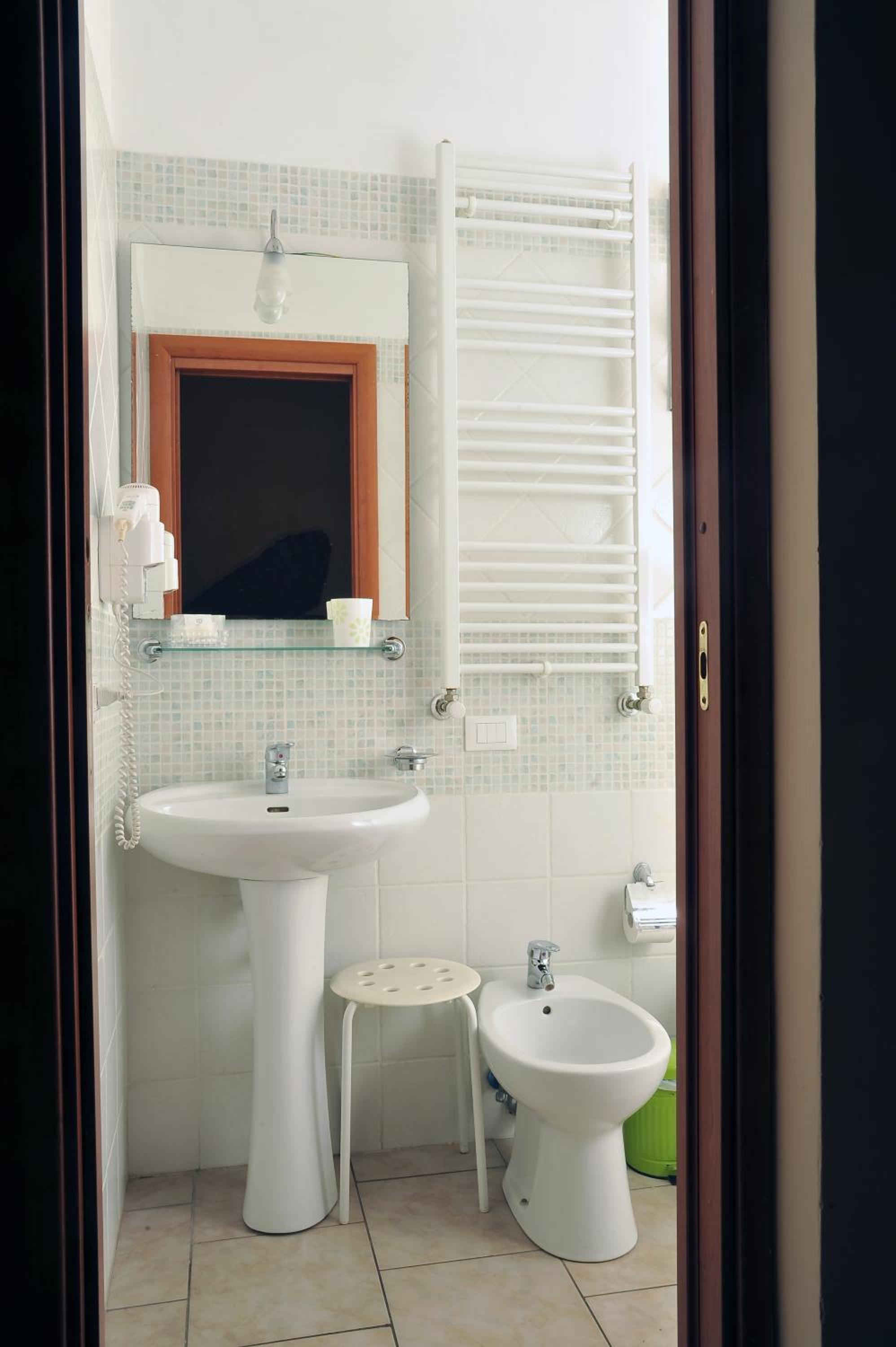 Double or Twin Room photo 3