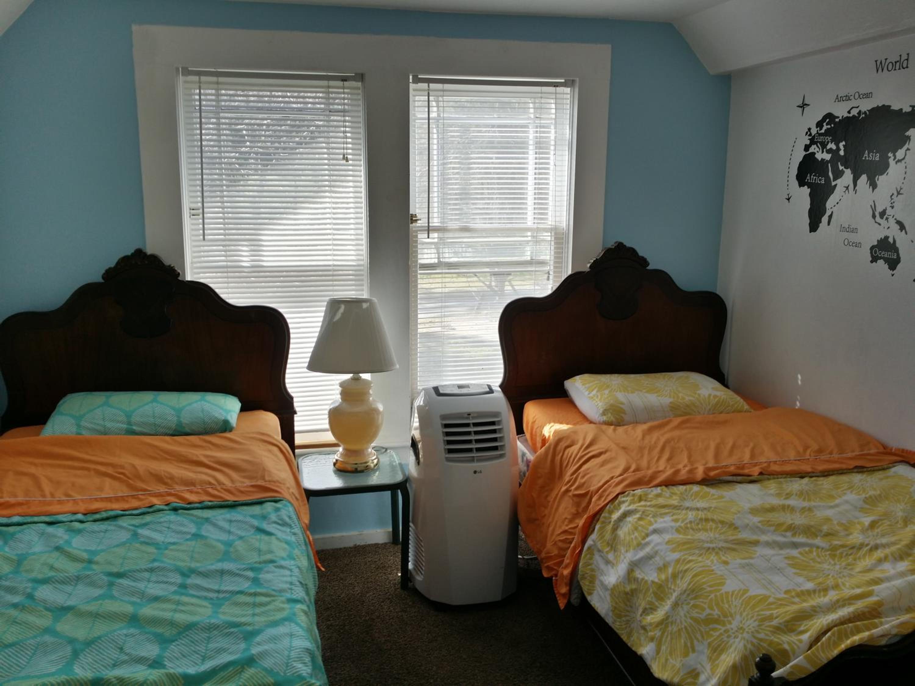 Standard Twin Room