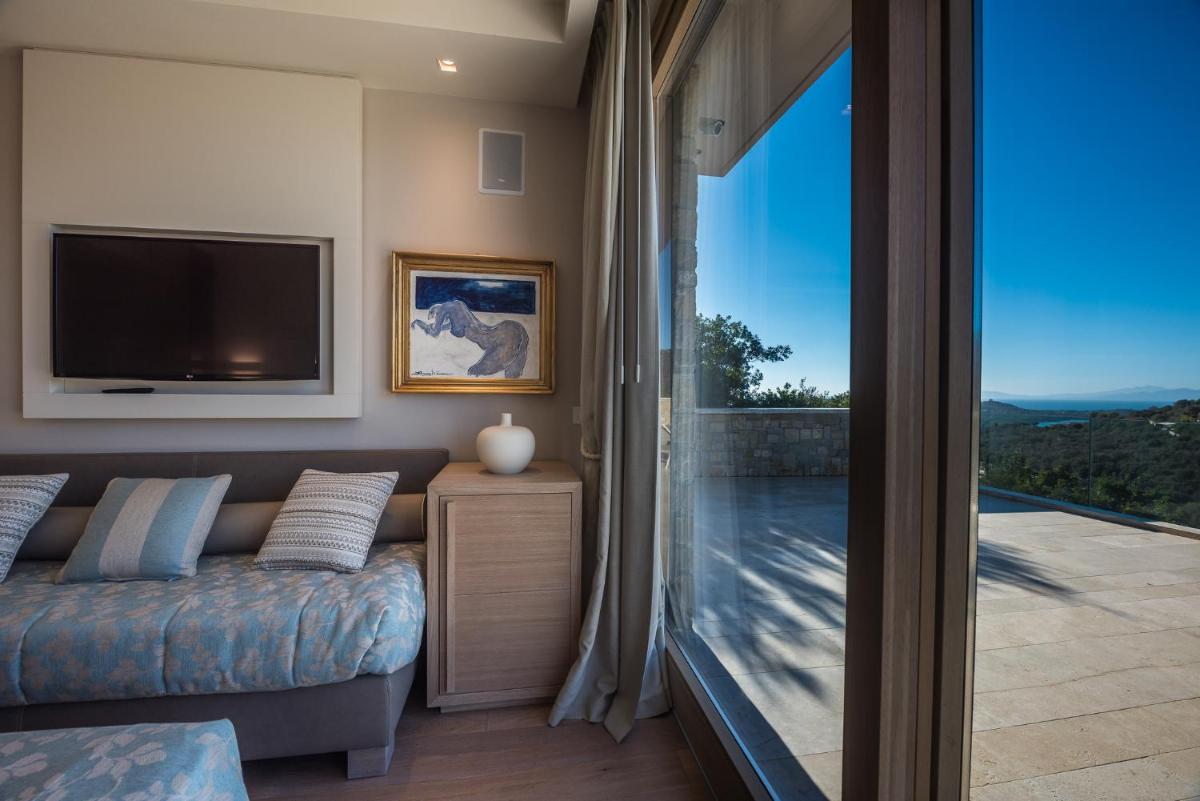 Deluxe Double Room with Balcony and Sea View