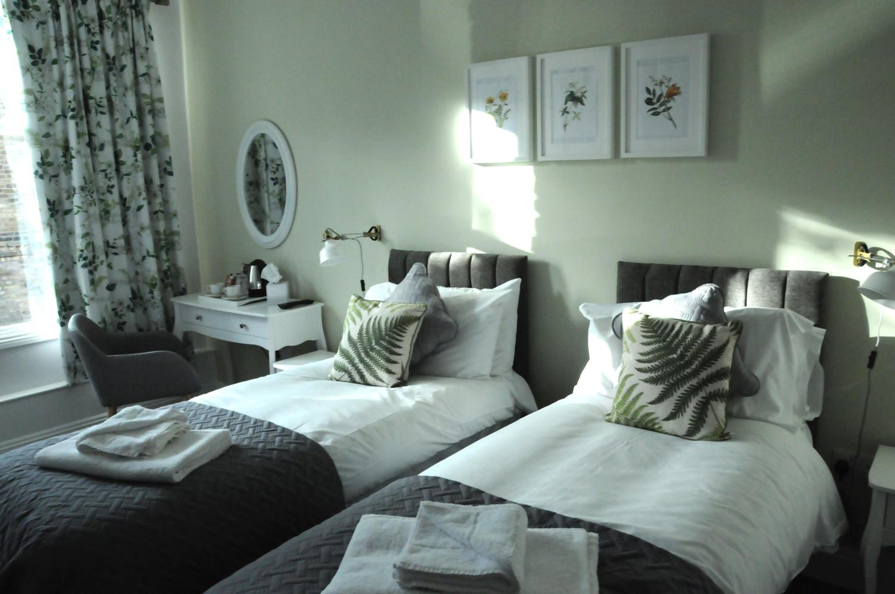 Standard Twin Room photo 3