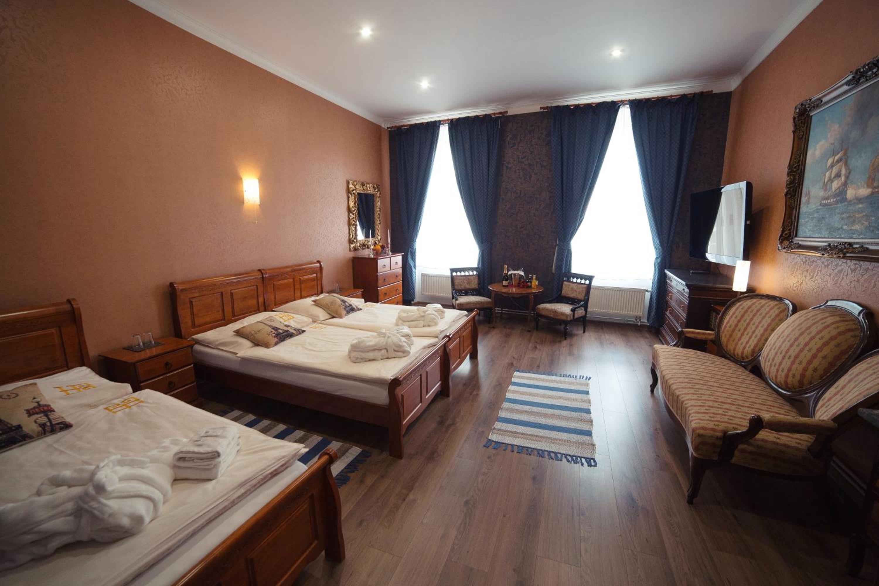 Deluxe Suite