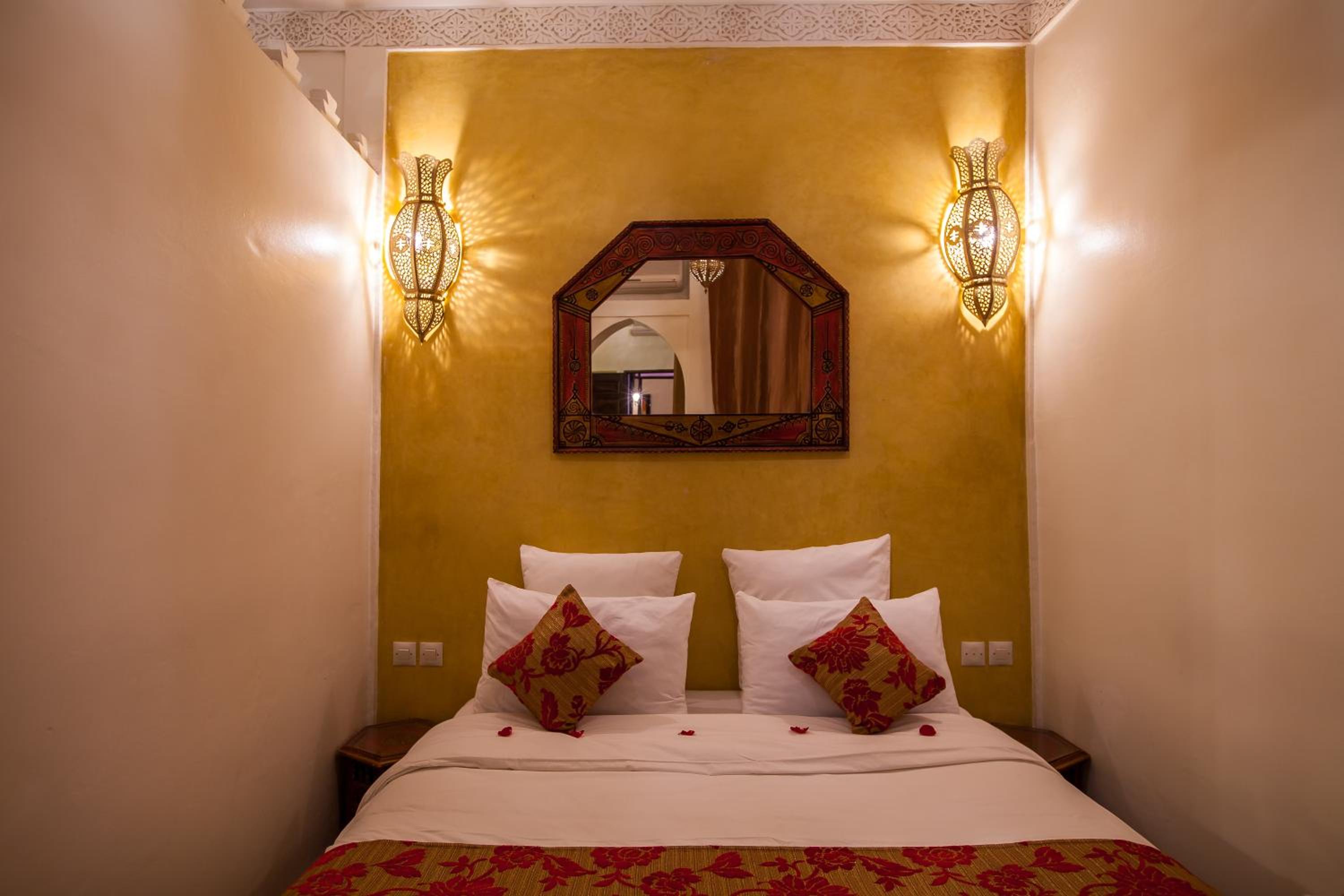 Standard Double Room - Photo 6