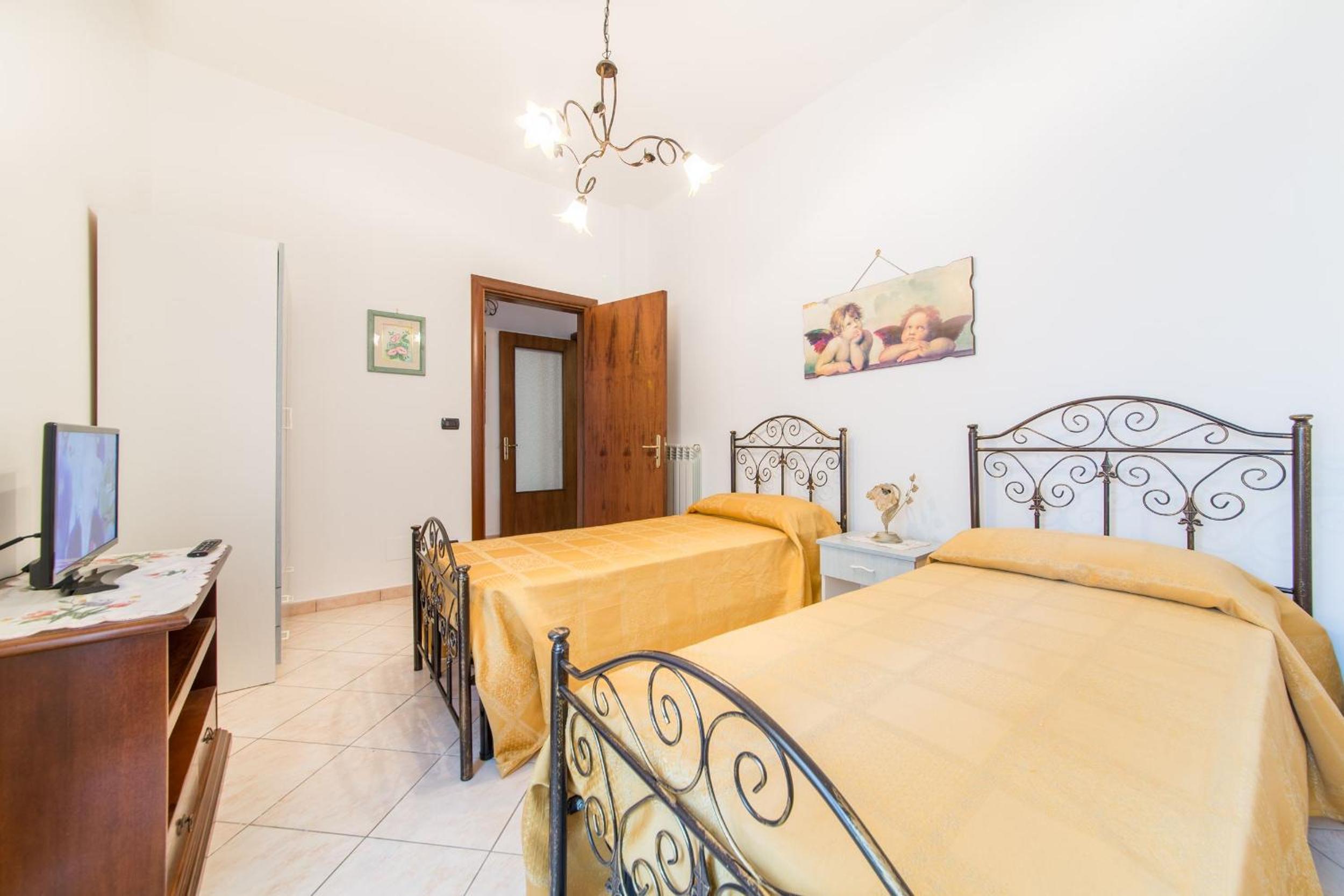 Two-Bedroom House photo 3