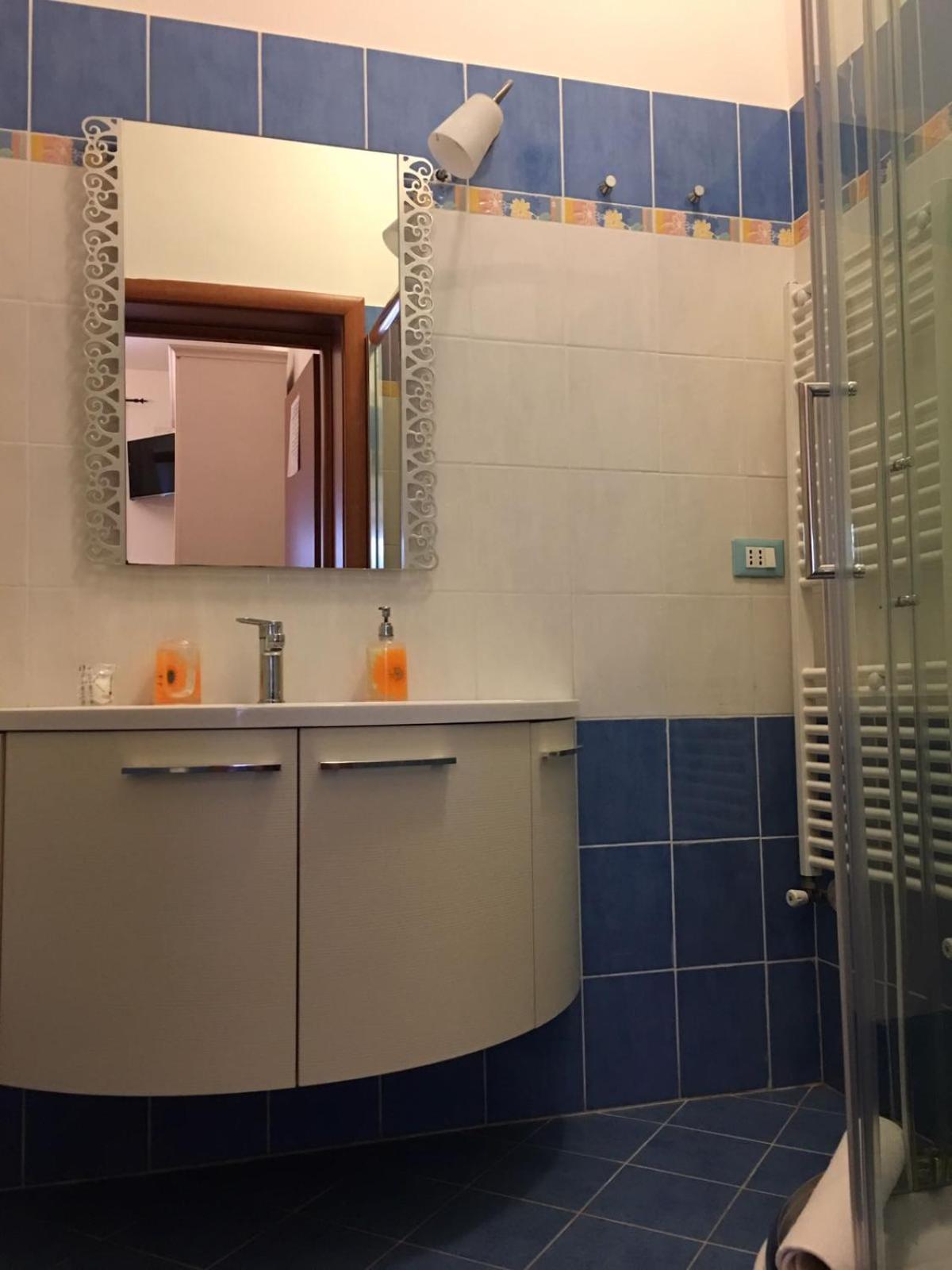 Quadruple Room with Private Bathroom photo 3