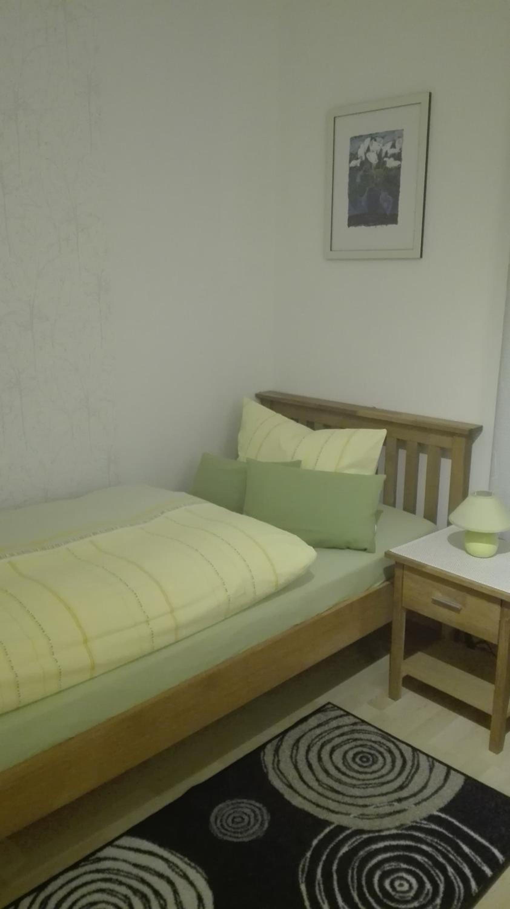 Single Room with Shared Shower and Toilet photo 1