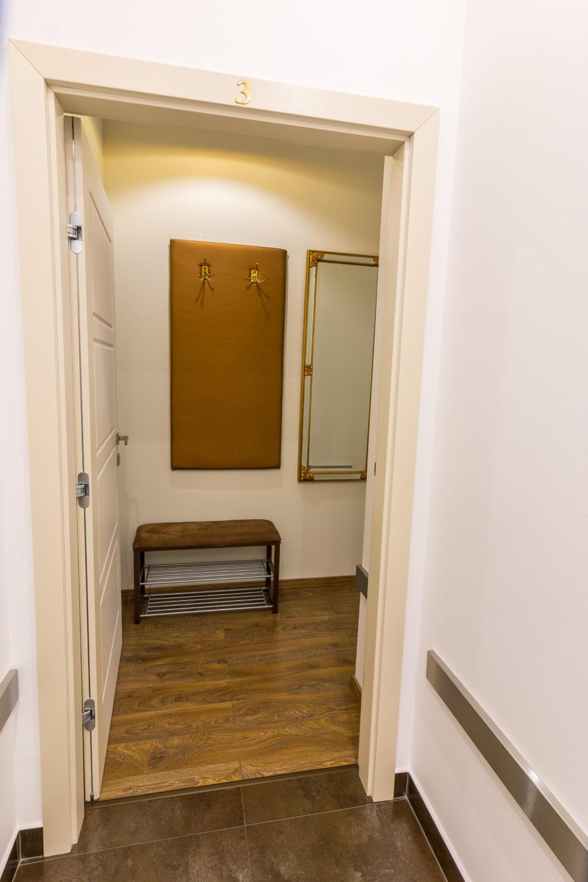 Double Room with City View - Photo 28