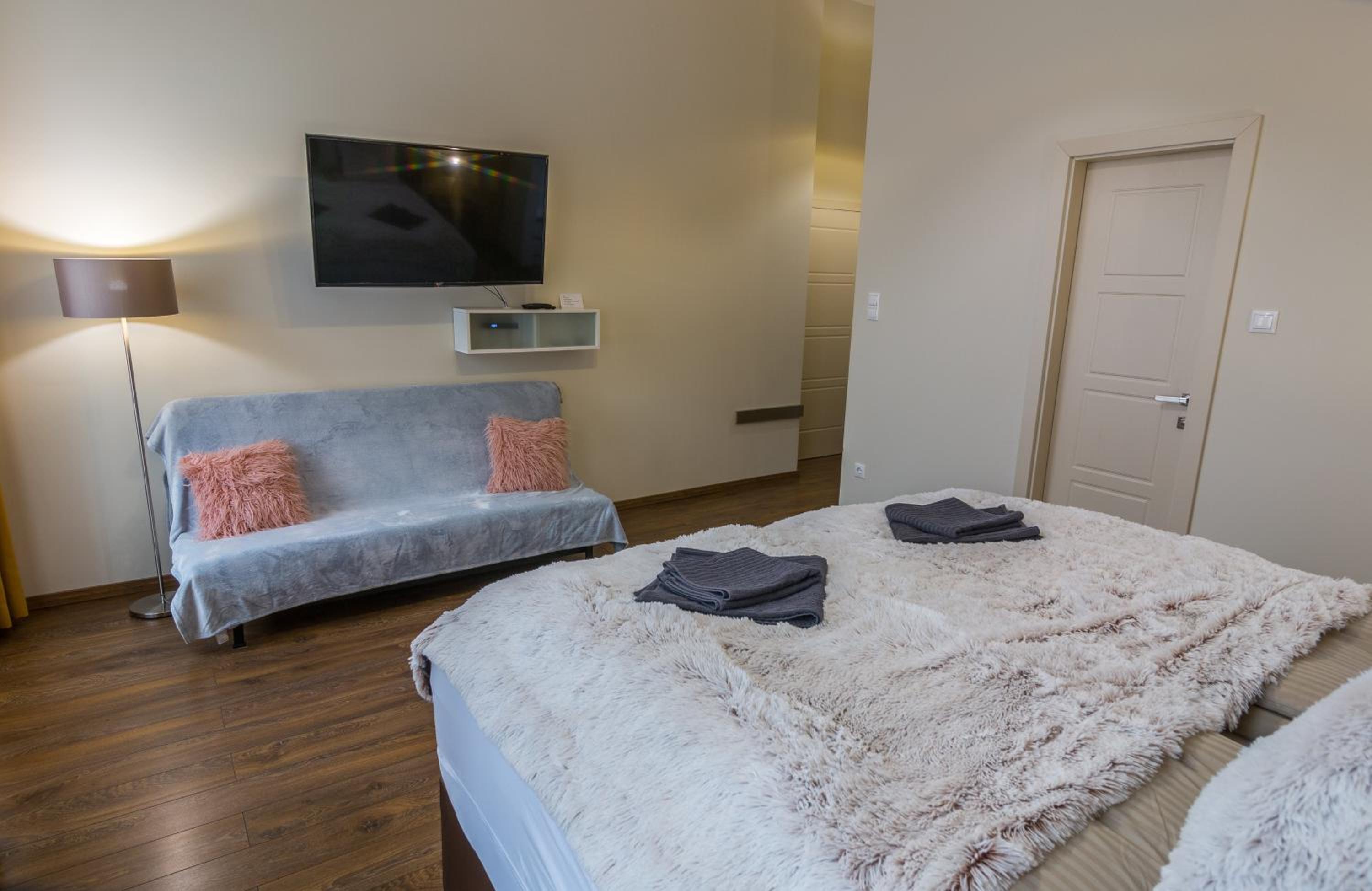 Double Room with City View - Photo 19