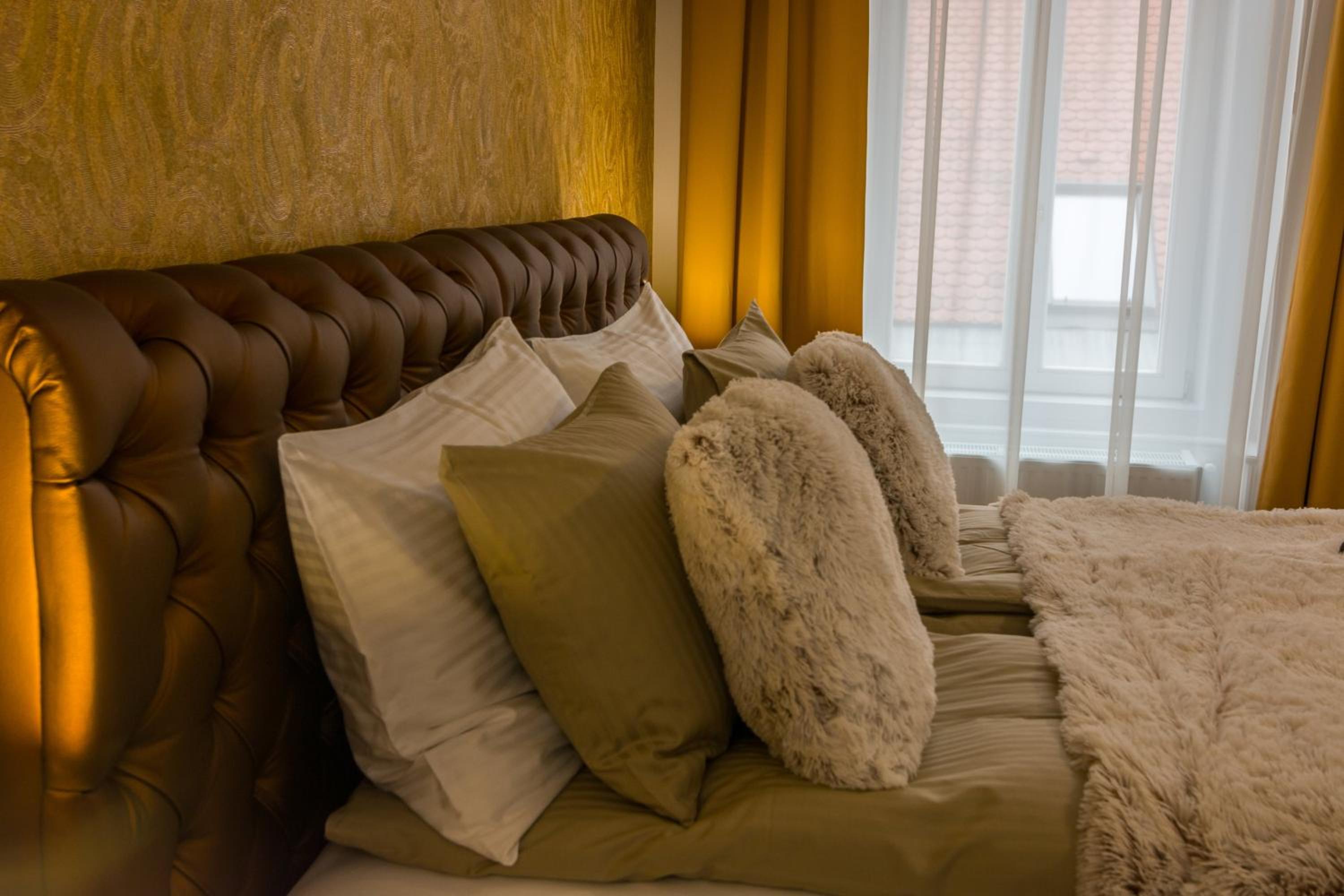 Double Room with City View - Photo 20