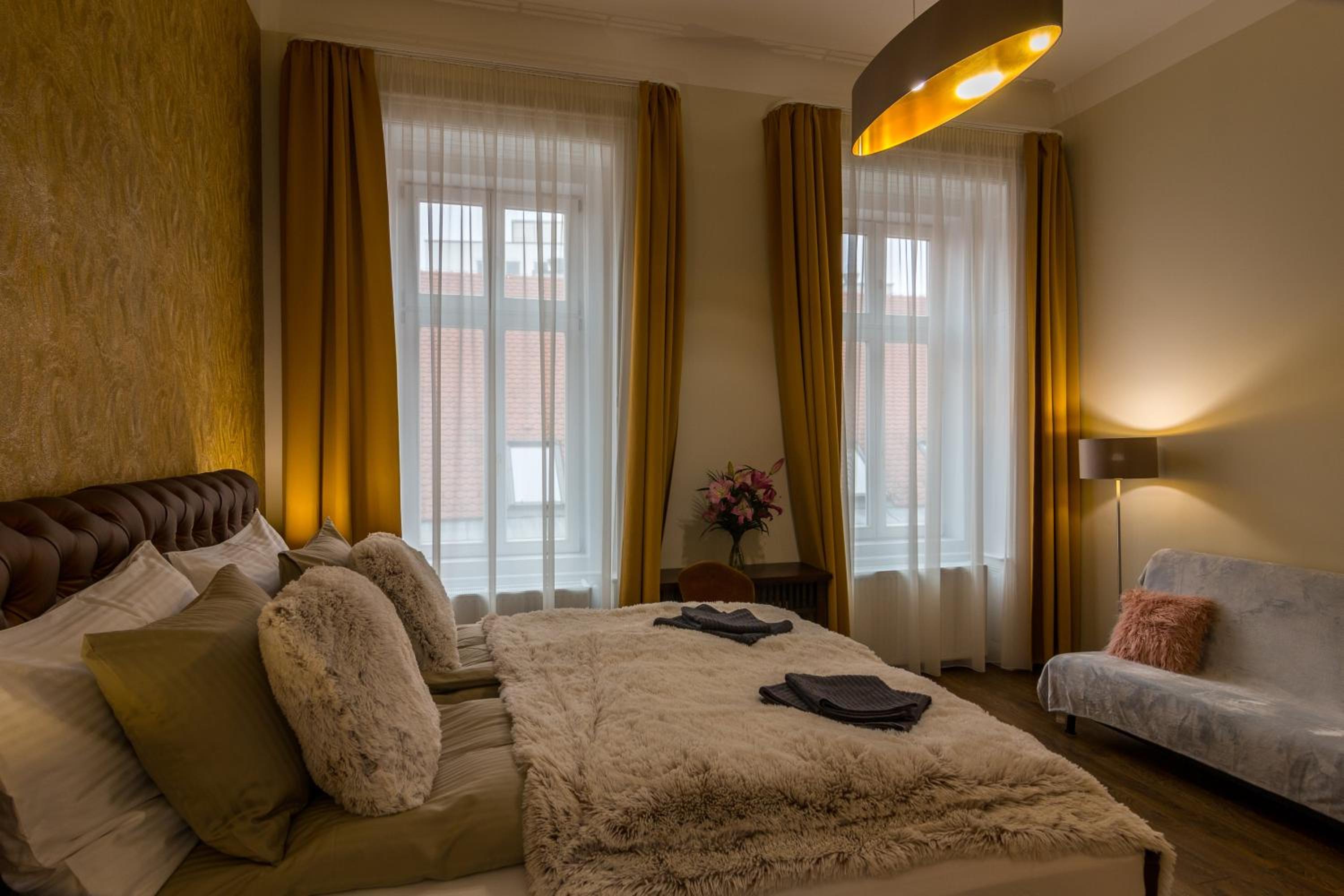 Double Room with City View - Photo 21