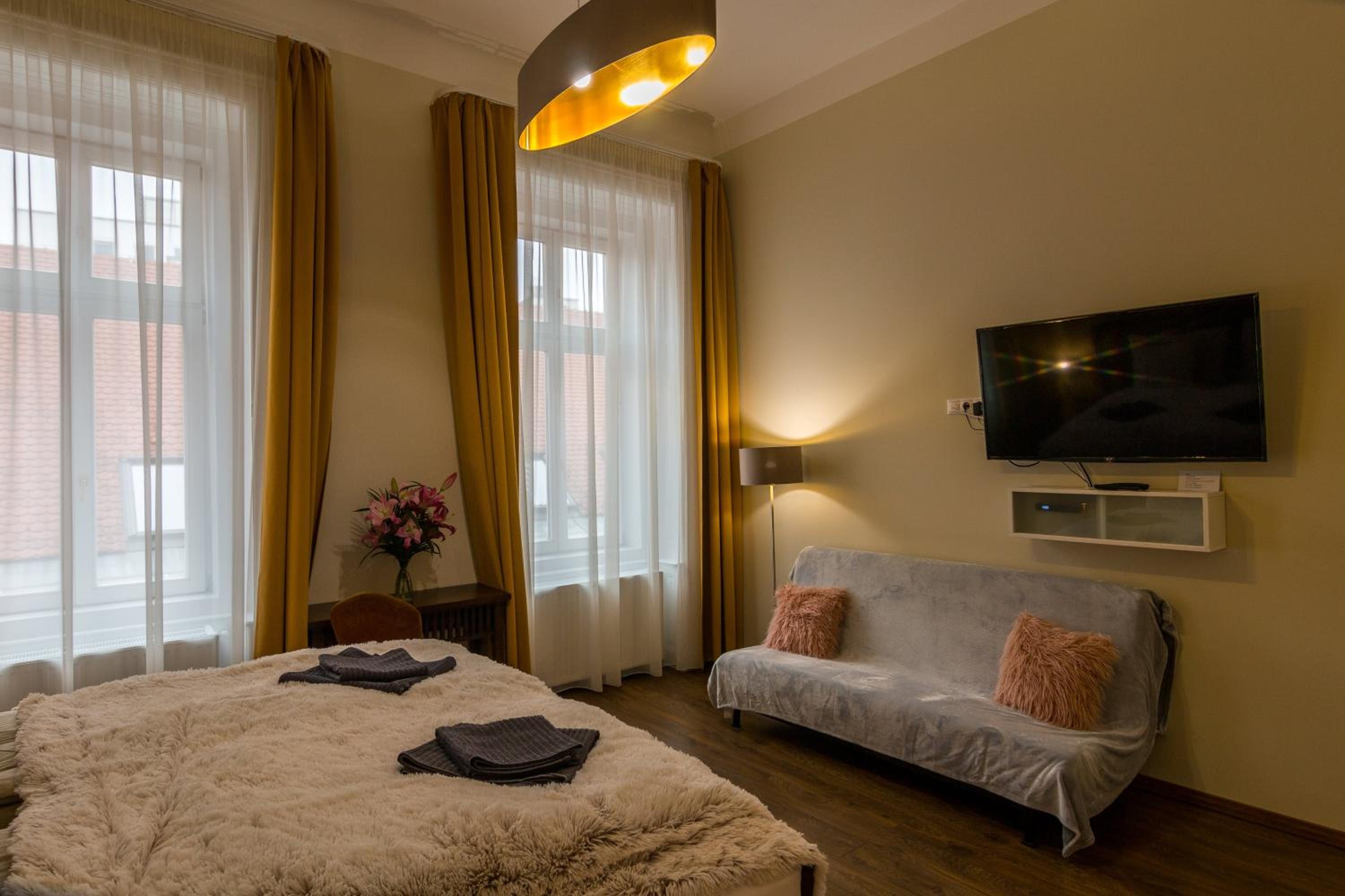 Double Room with City View - Photo 17