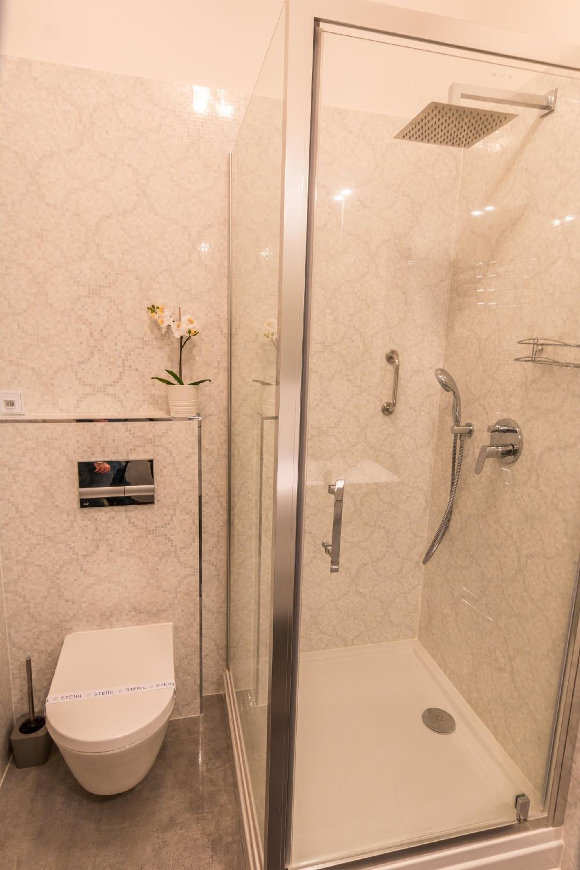 Double Room with City View - Photo 25