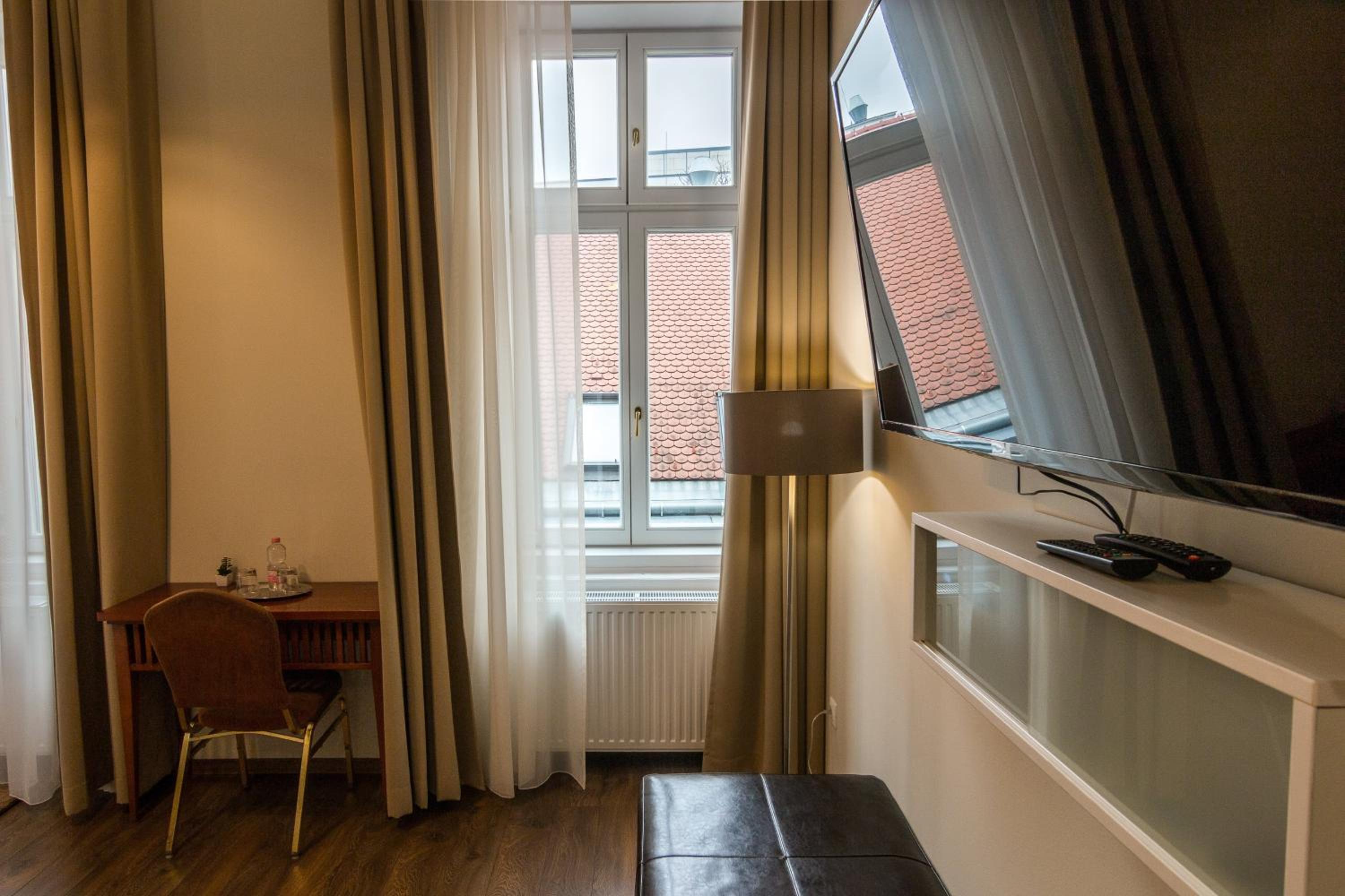 Double Room - Photo 20