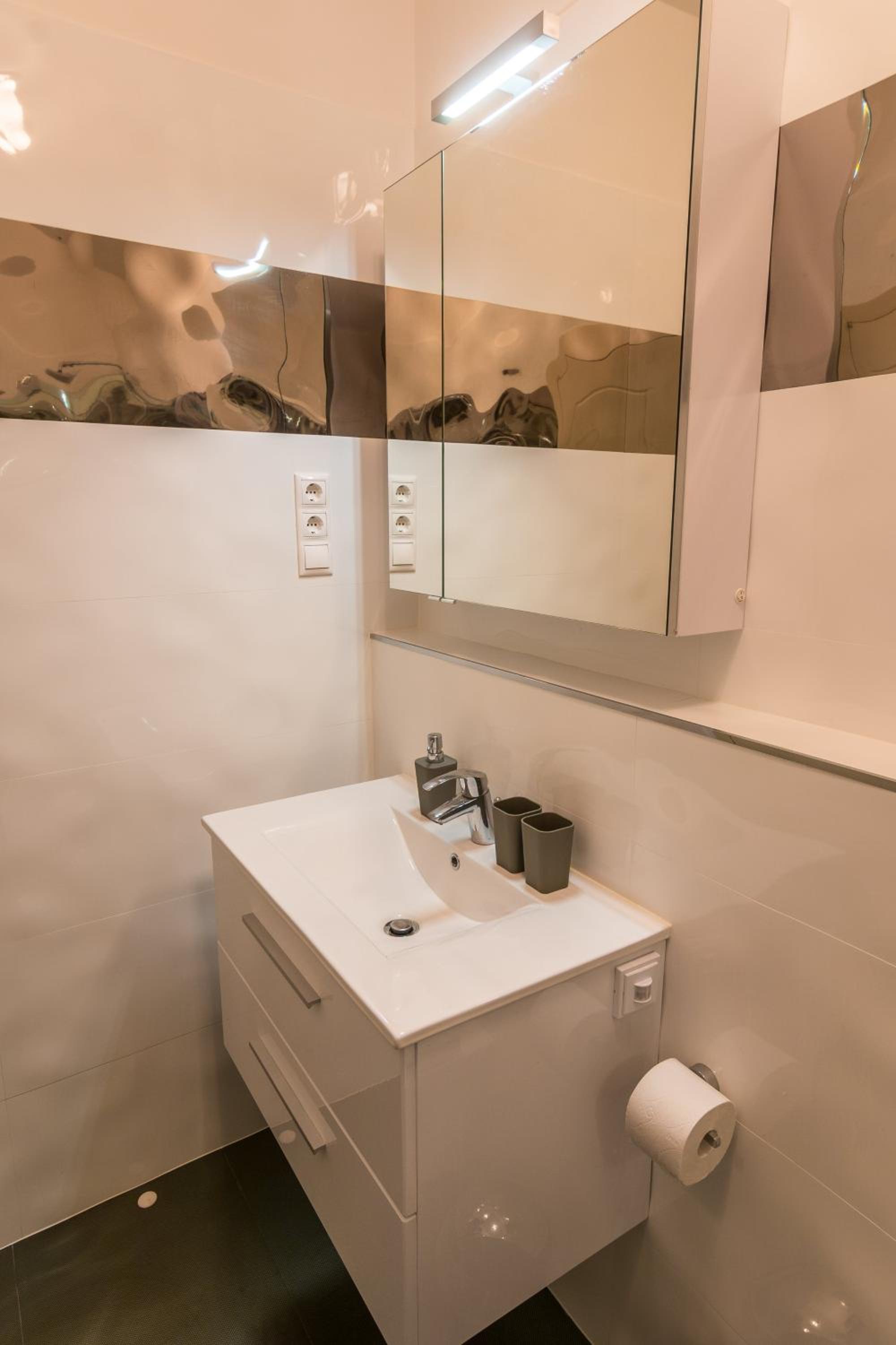 Double Room - Photo 26