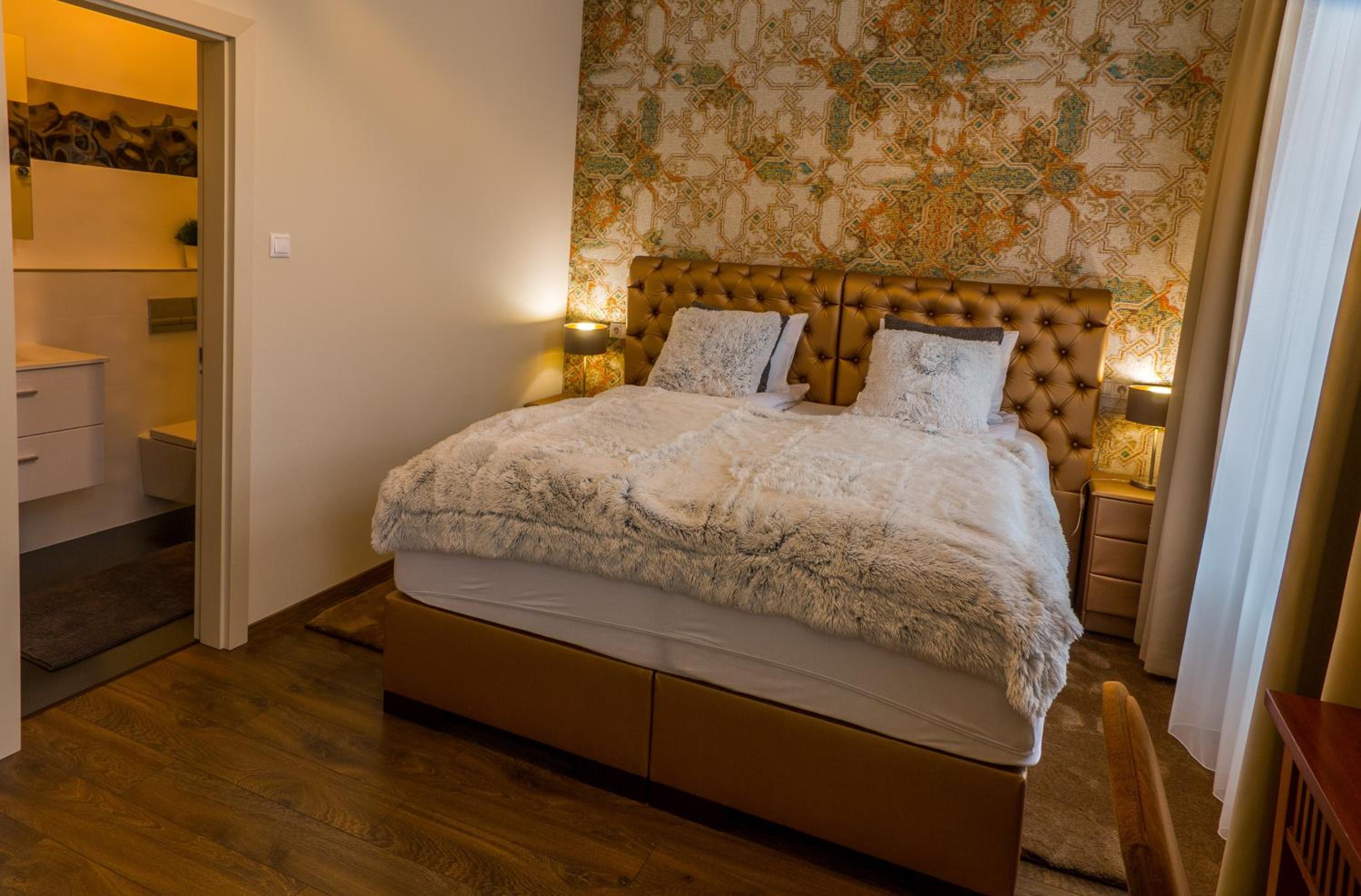 Double Room - Photo 19