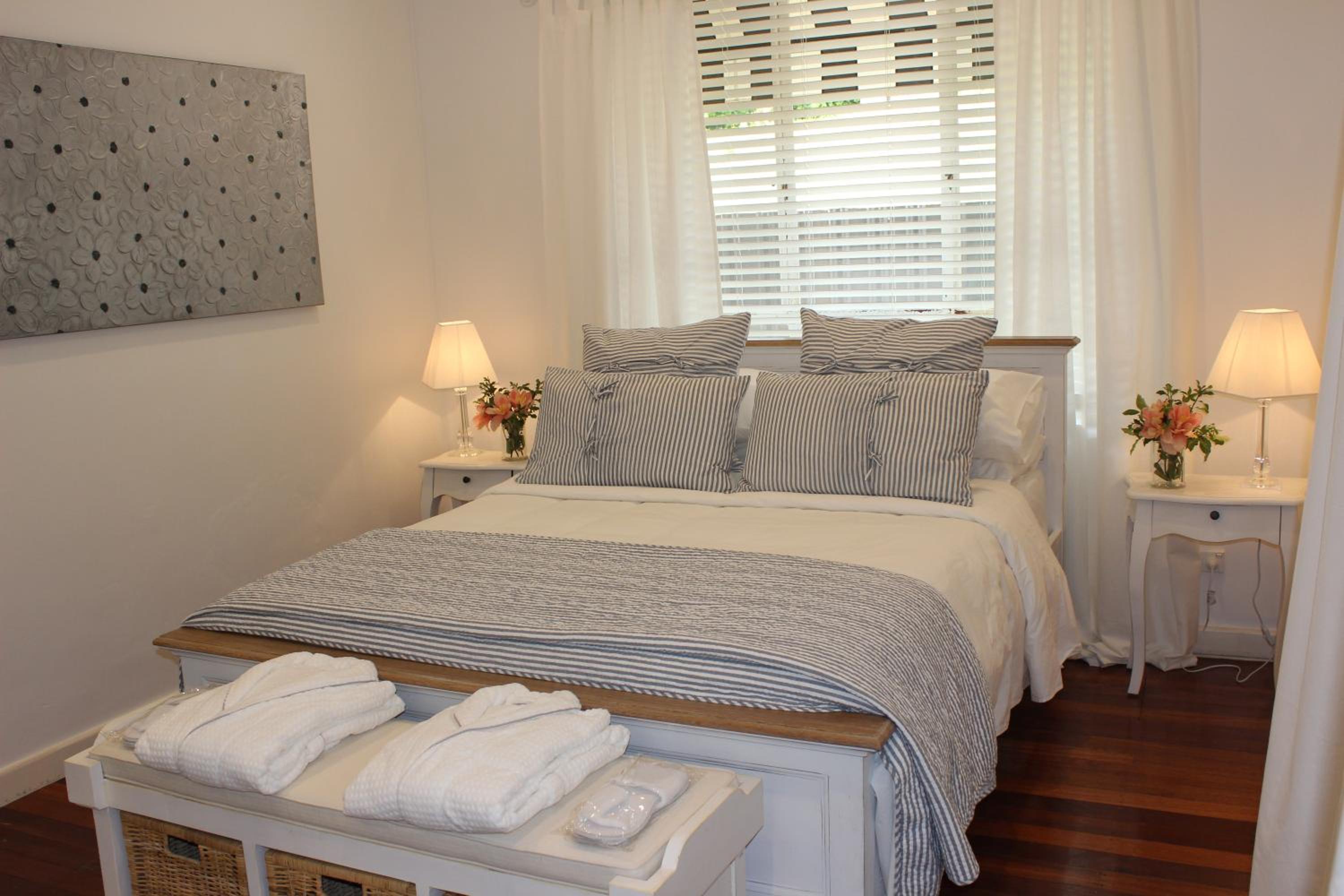 Deluxe Queen Suite