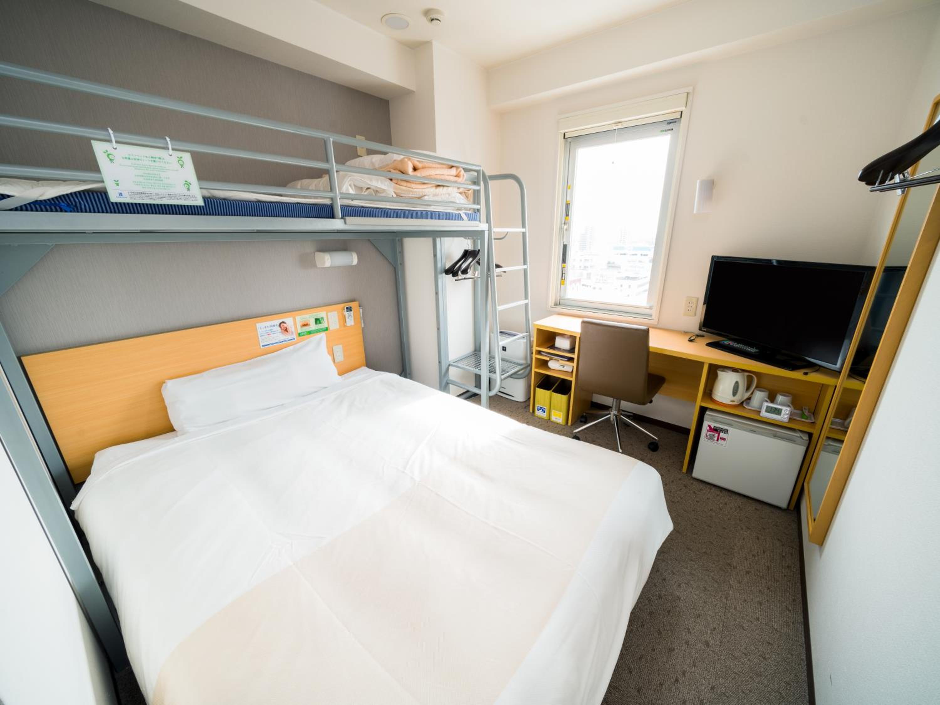 Room with Double Bed and Bunk Bed  - Non-Smoking - Photo 2