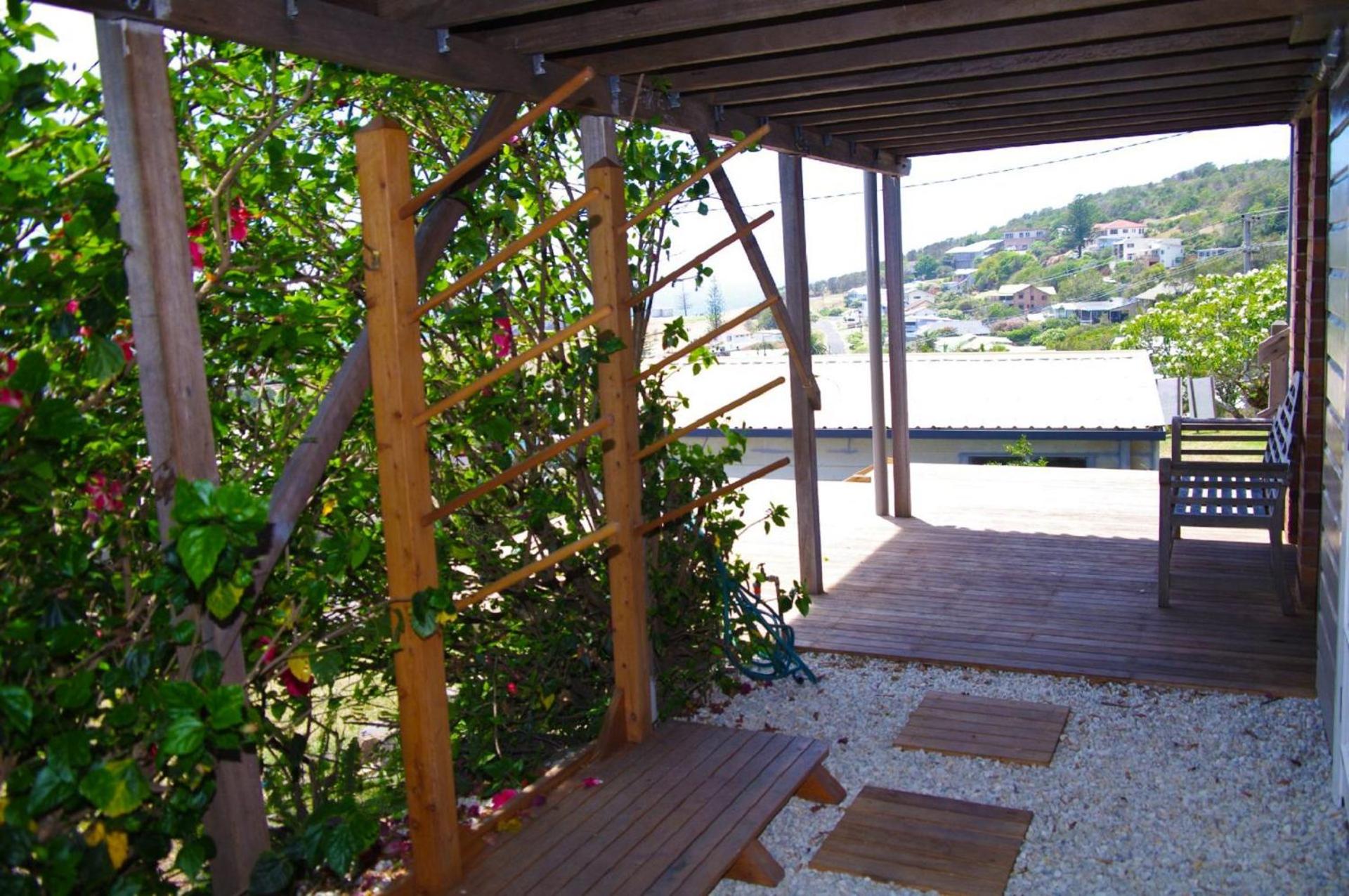 Three-Bedroom House photo 3
