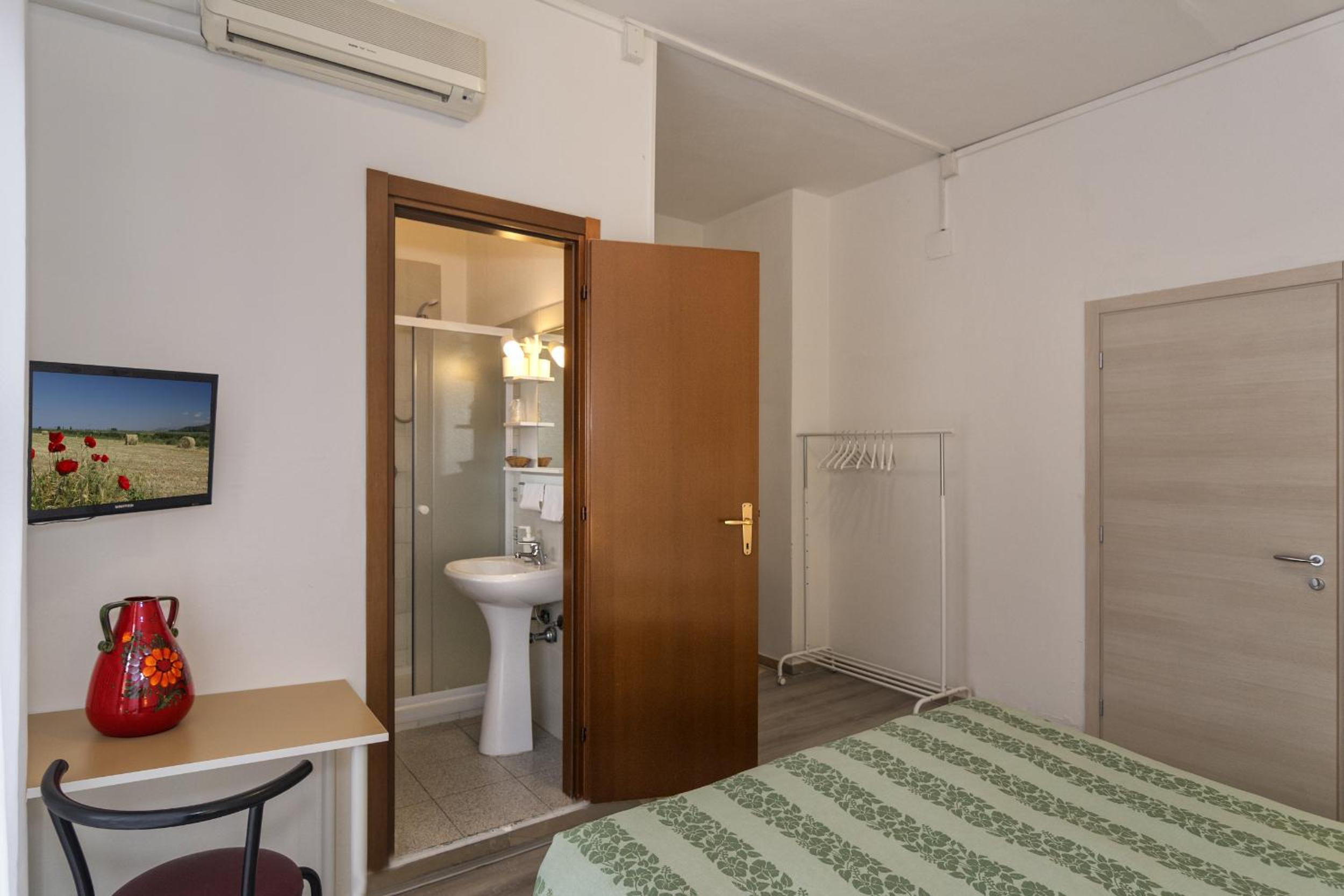 Deluxe Double Room - Photo 25