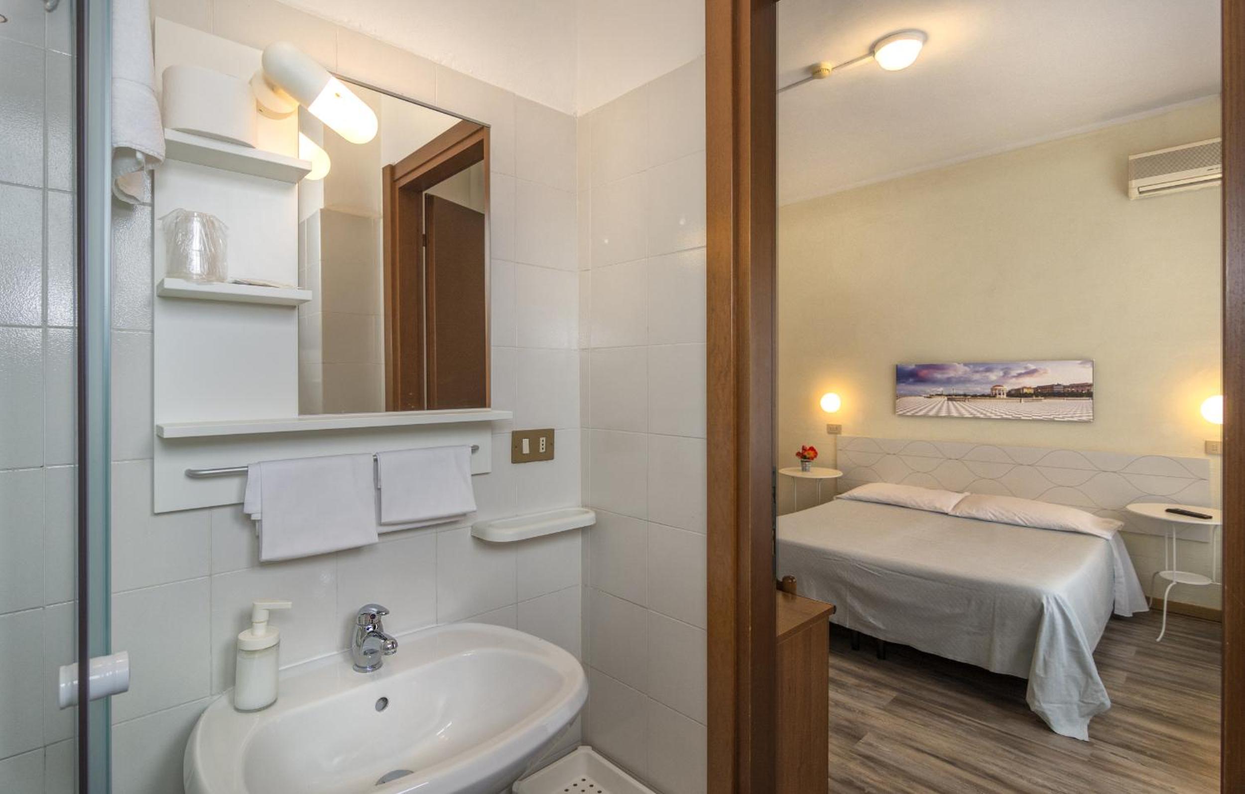 Triple Room - Photo 8