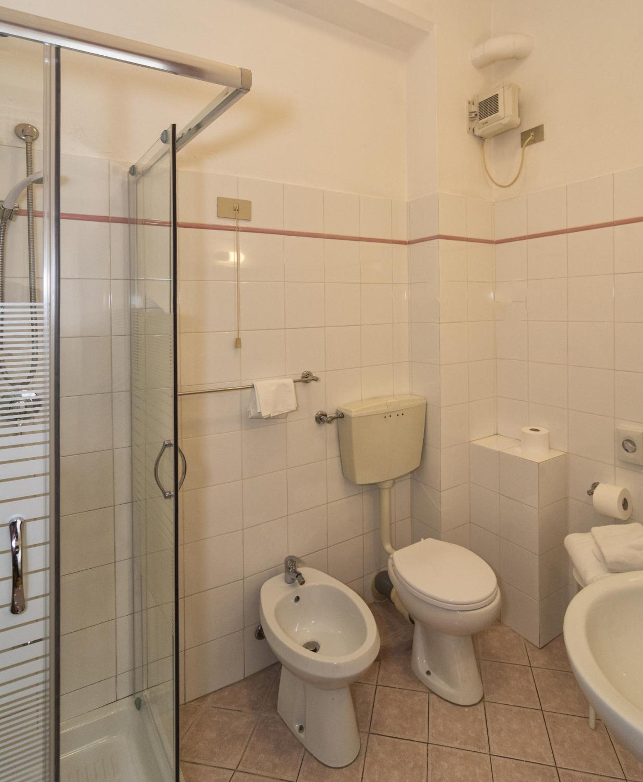 Triple Room - Photo 5