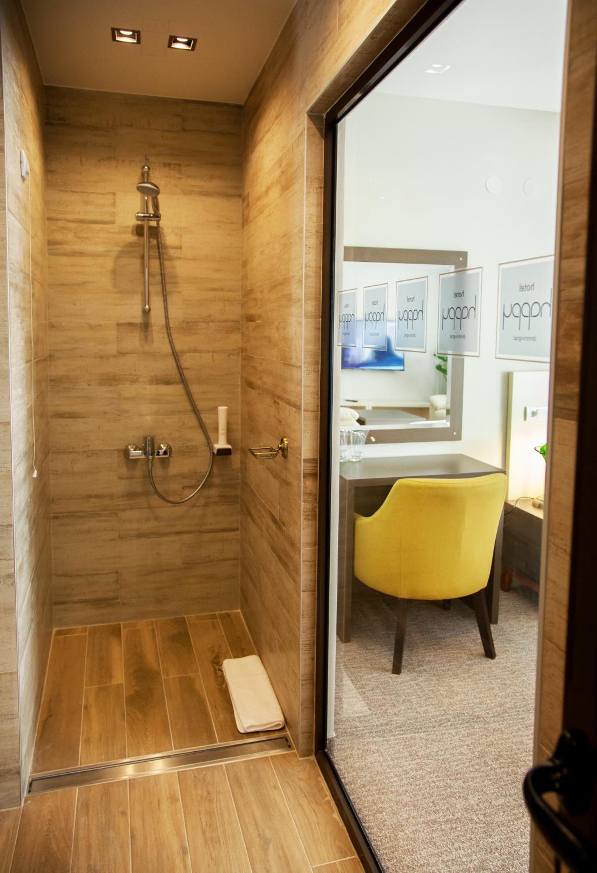 Superior King Suite - Photo 4