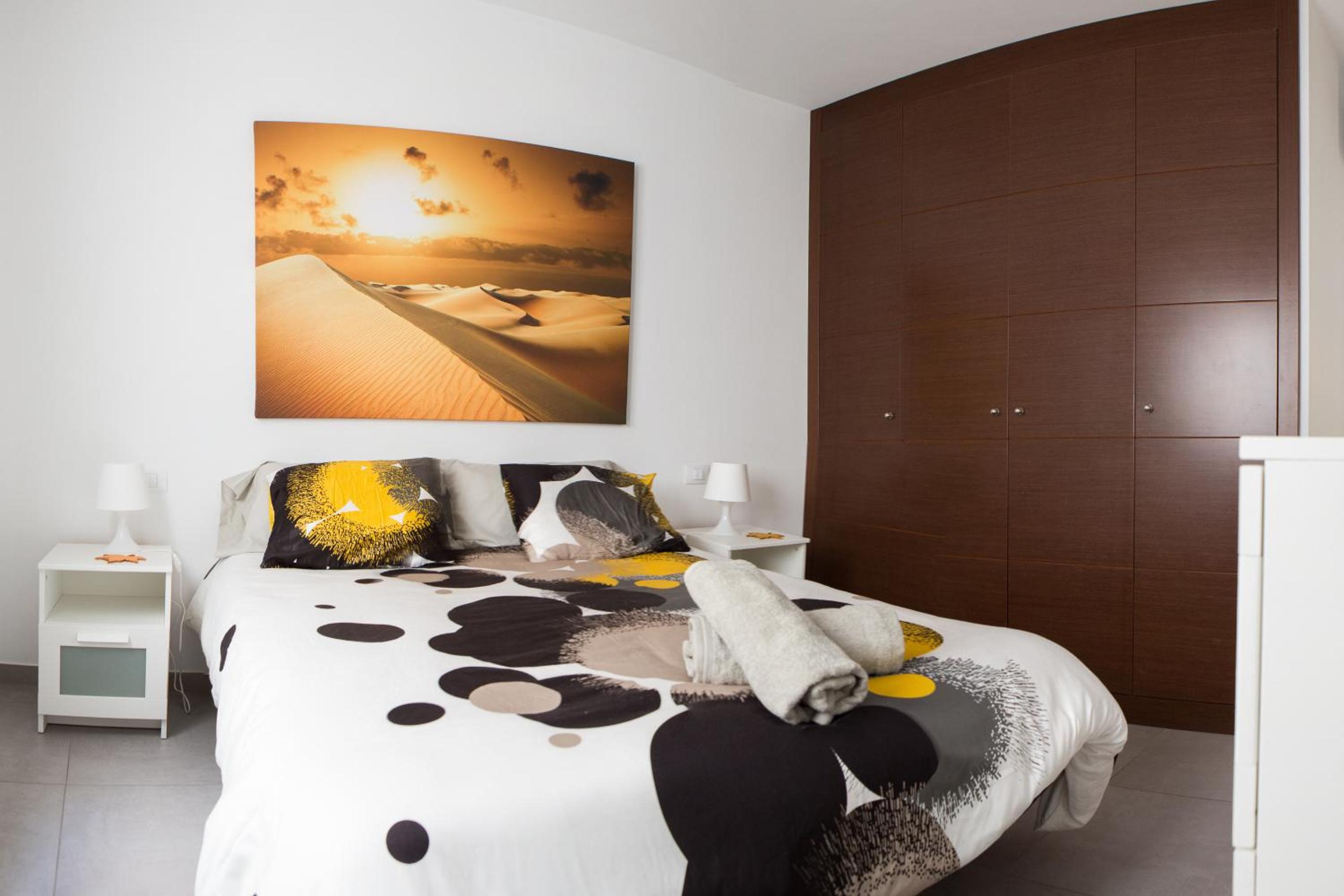 Two-Bedroom House - Photo 17