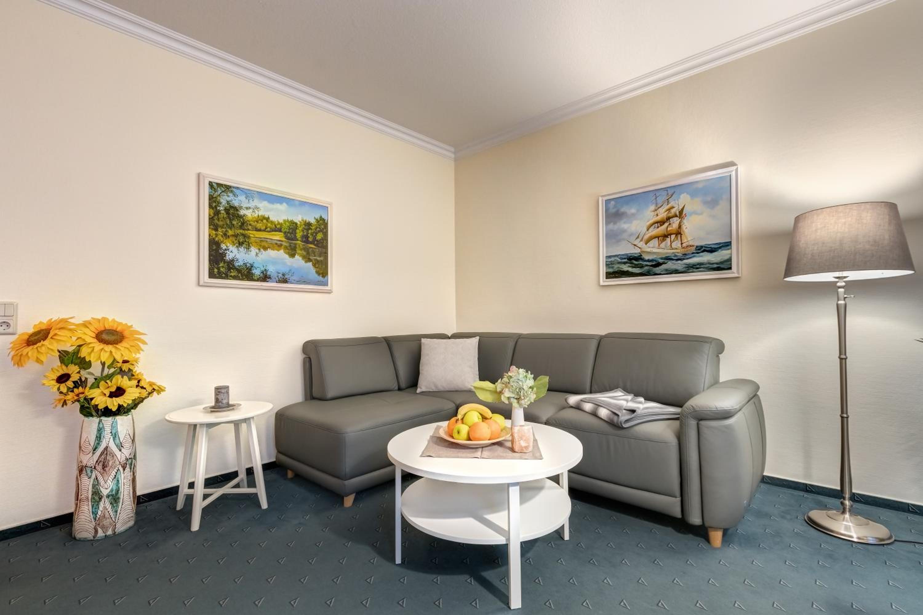 One-Bedroom Apartment with Terrace photo 3