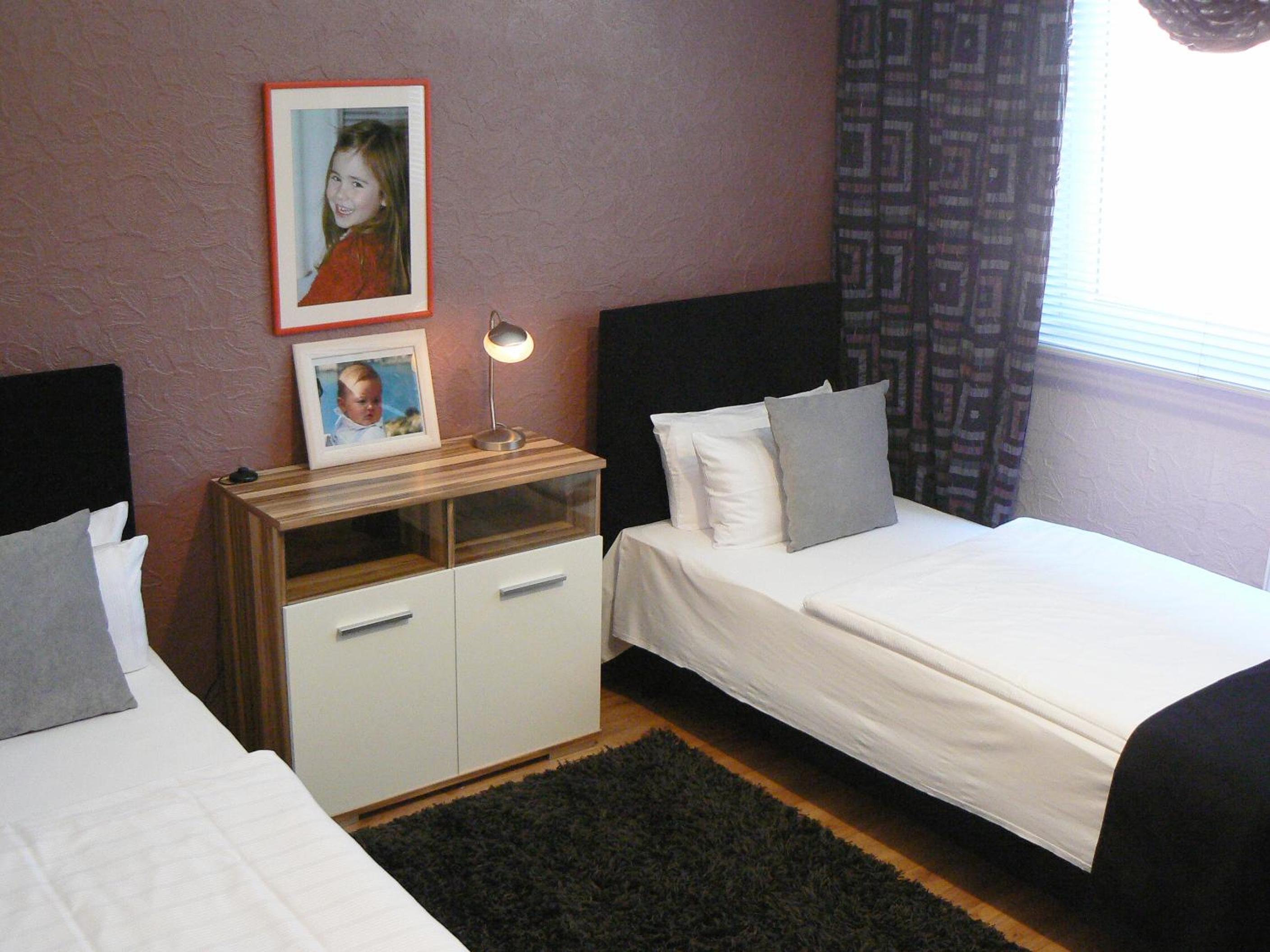 Two-Bedroom Apartment - Photo 2