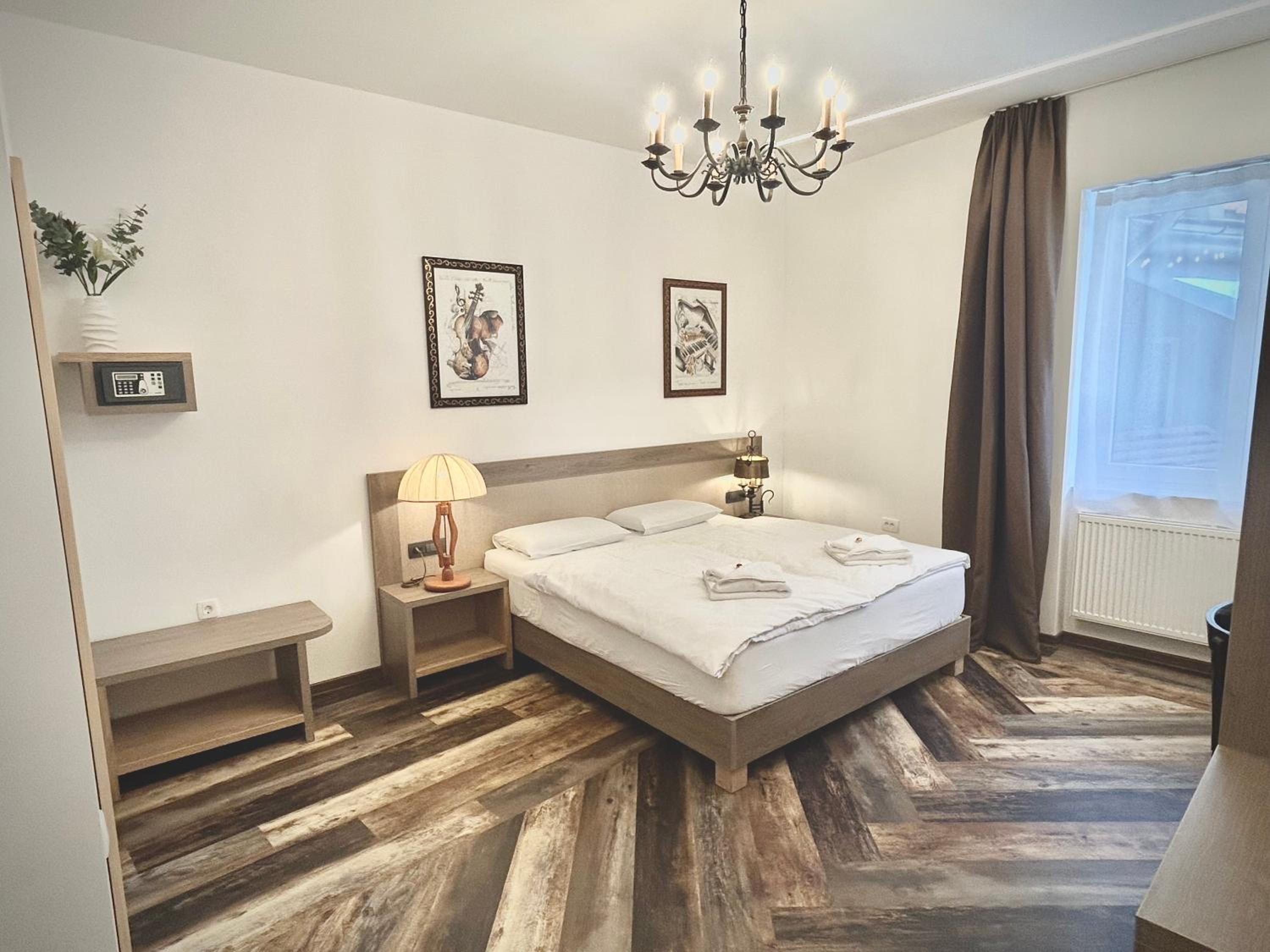 Double Room with Private Bathroom photo 1