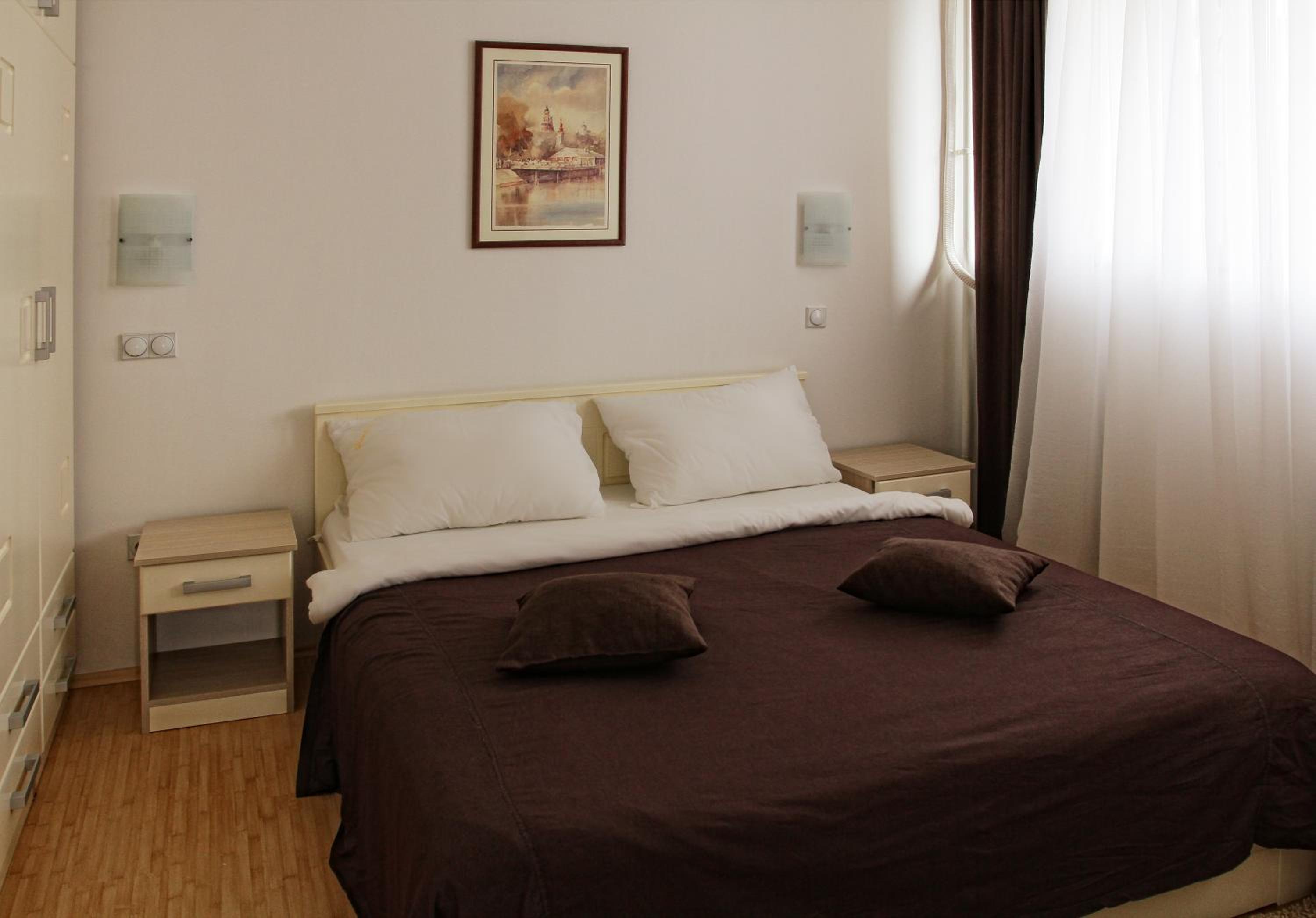 One-Bedroom Apartment with Balcony