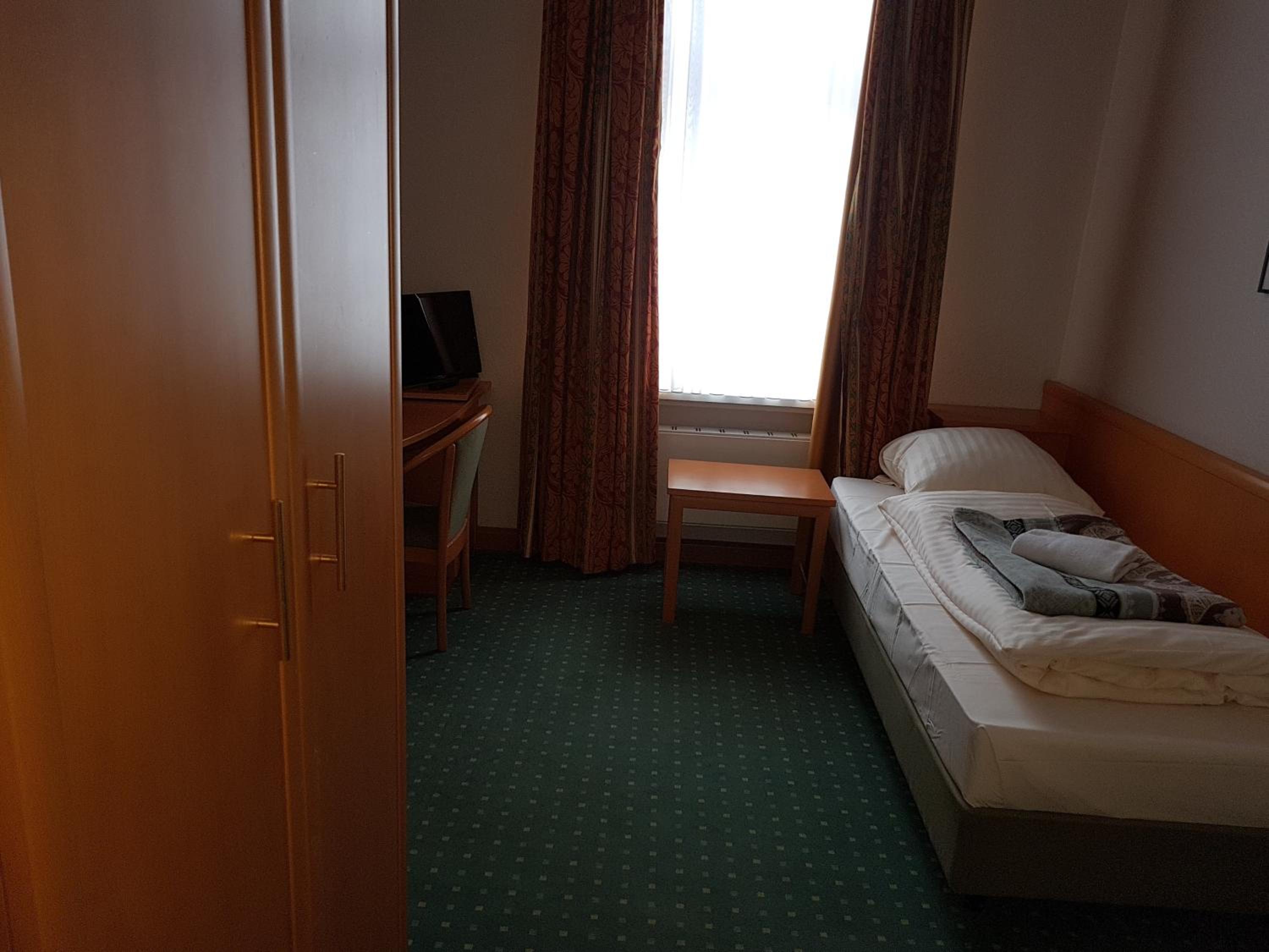 Double Room - Photo 2