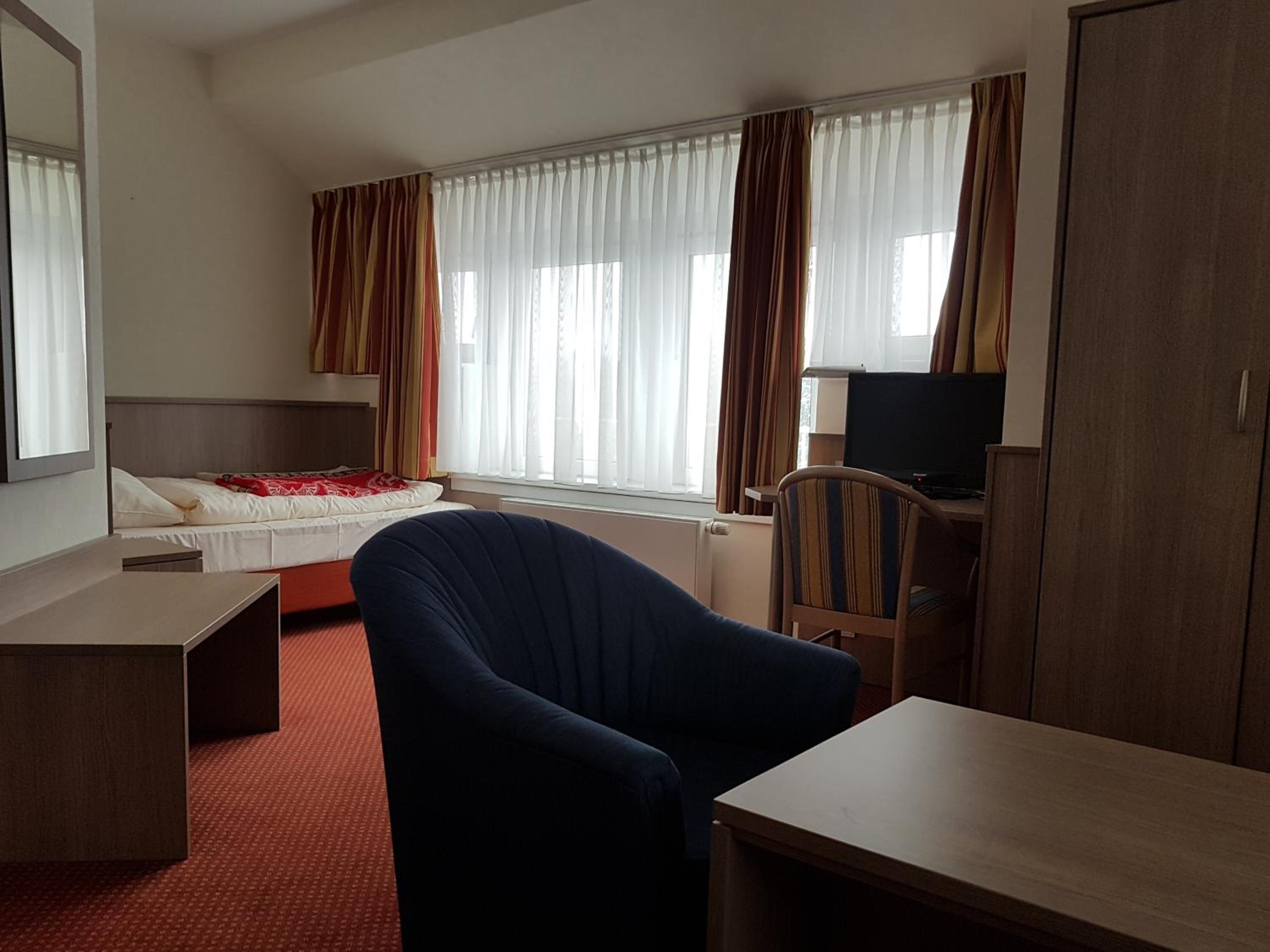 Double Room - Photo 5