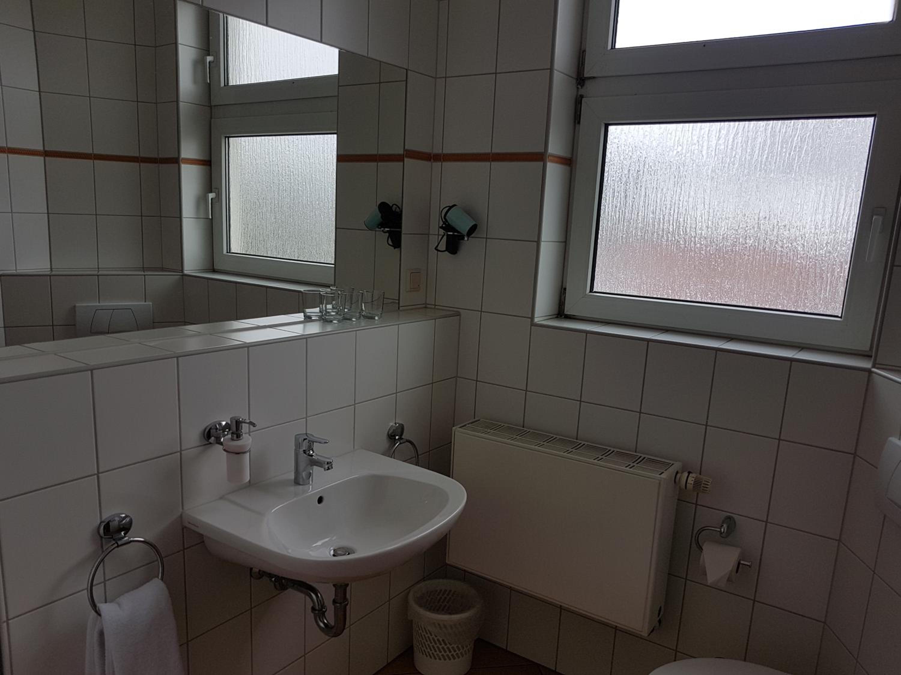 Double Room - Photo 11