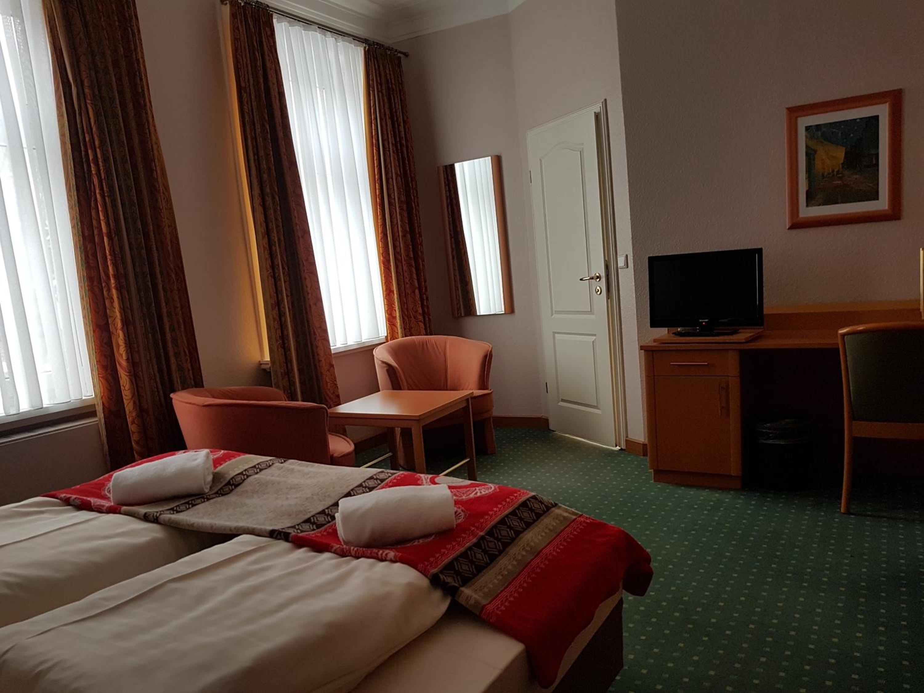 Double Room - Photo 13