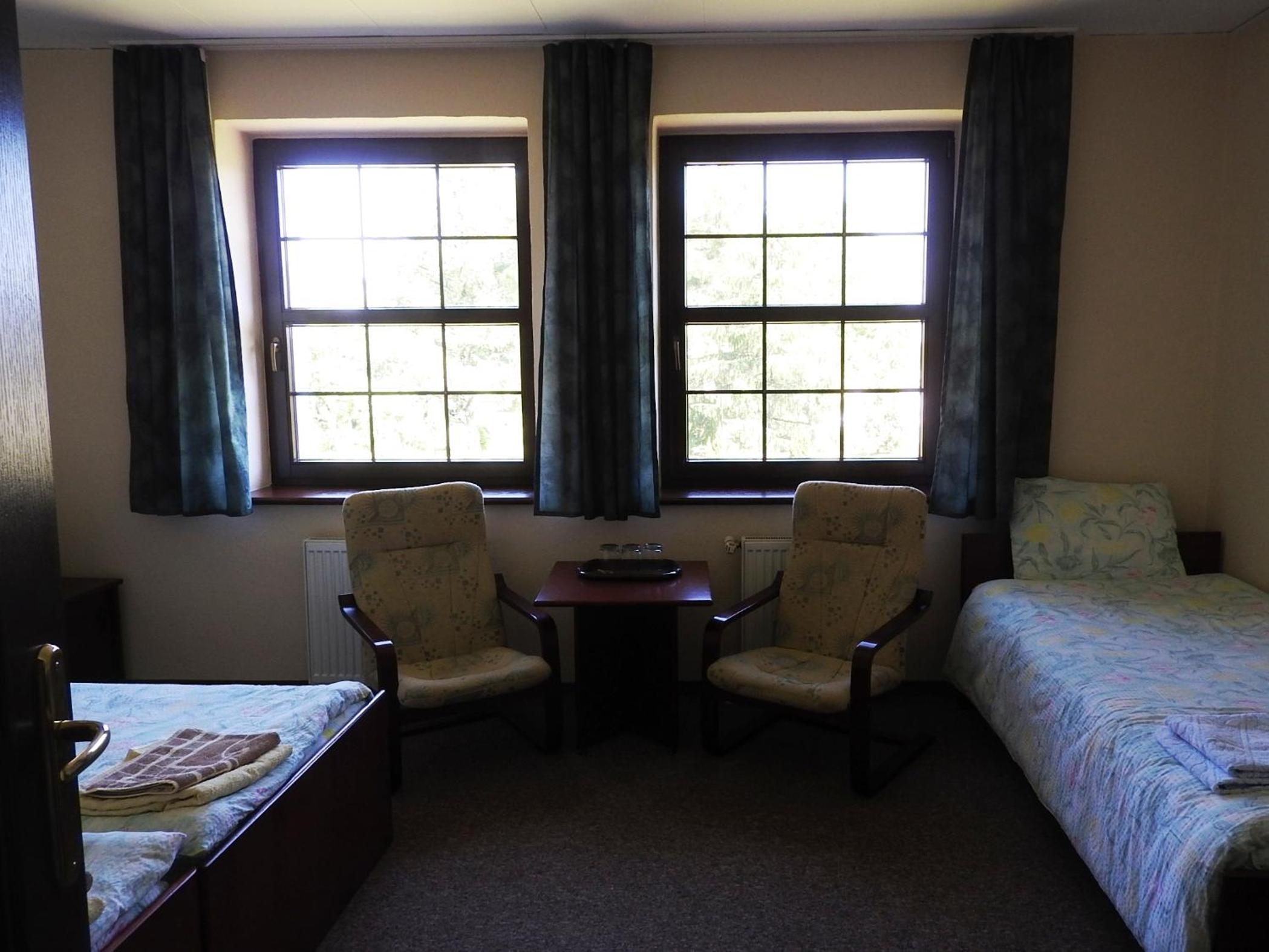 Standard Twin Room photo 2