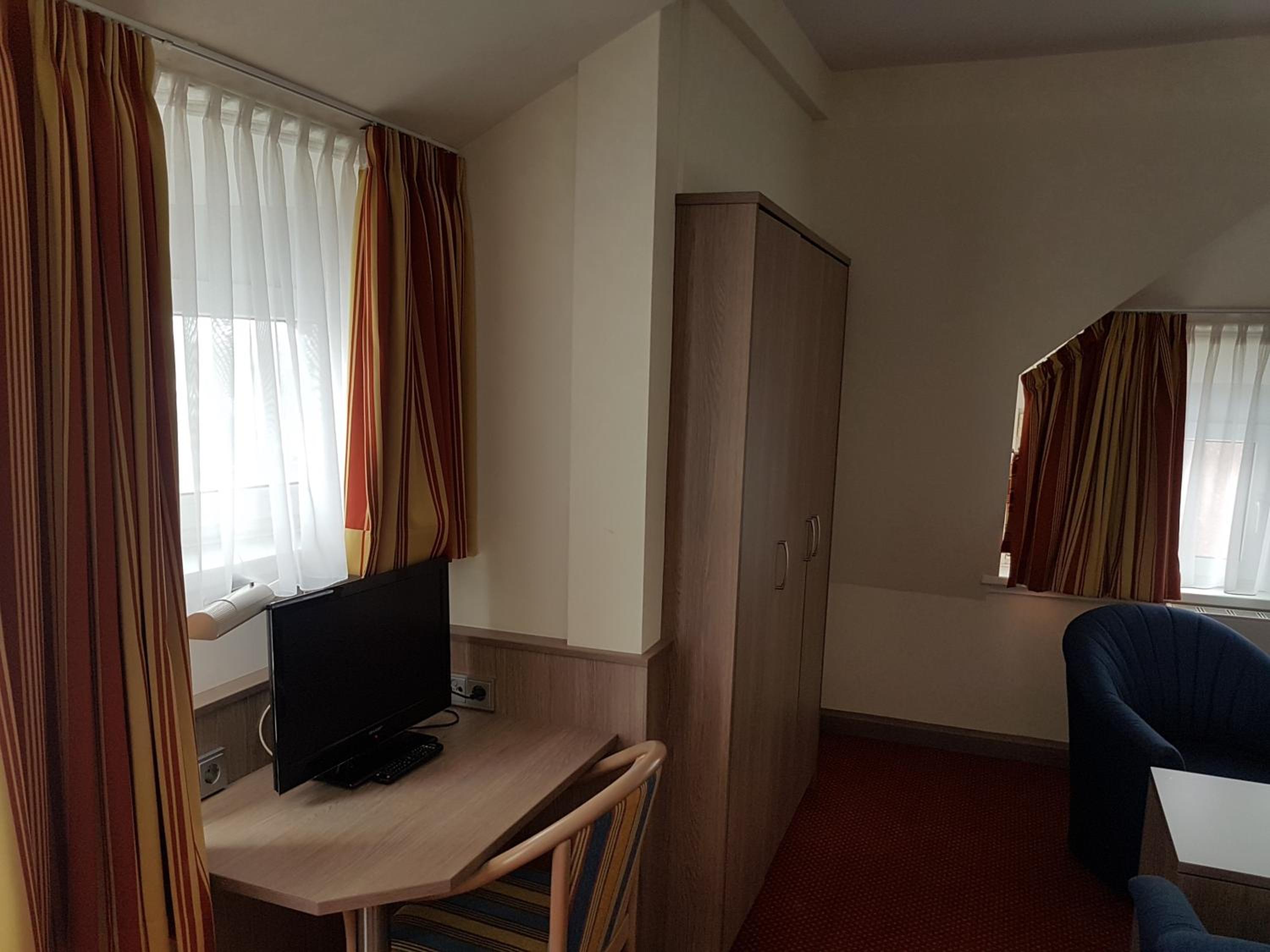 Double Room - Photo 12
