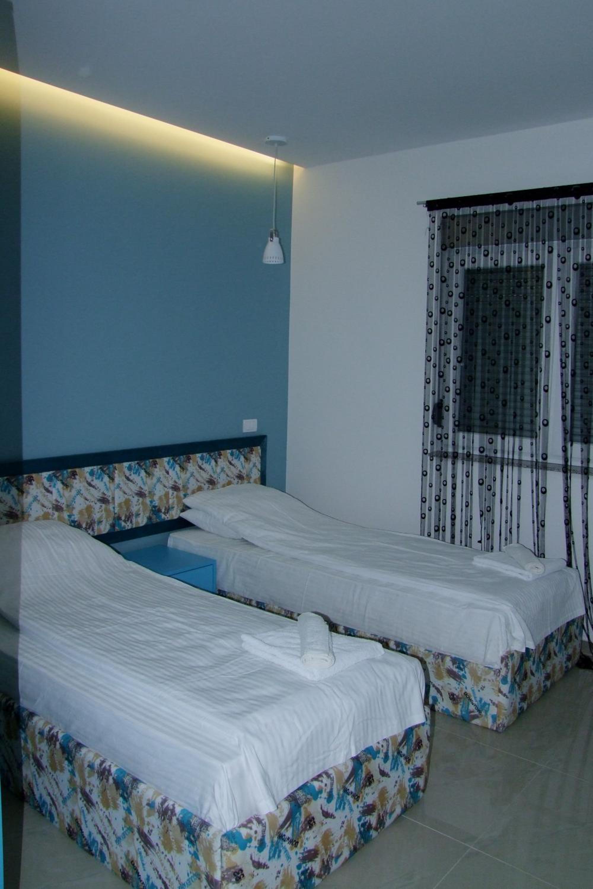 Standard Twin Room photo 3