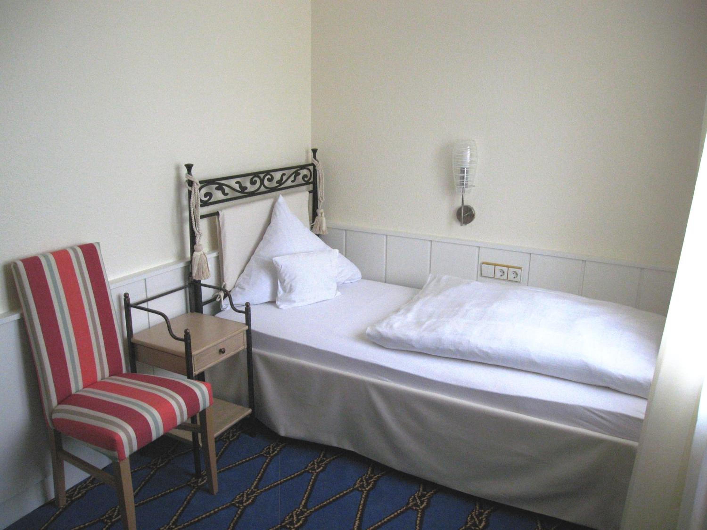 Single Room - Main Building photo 2
