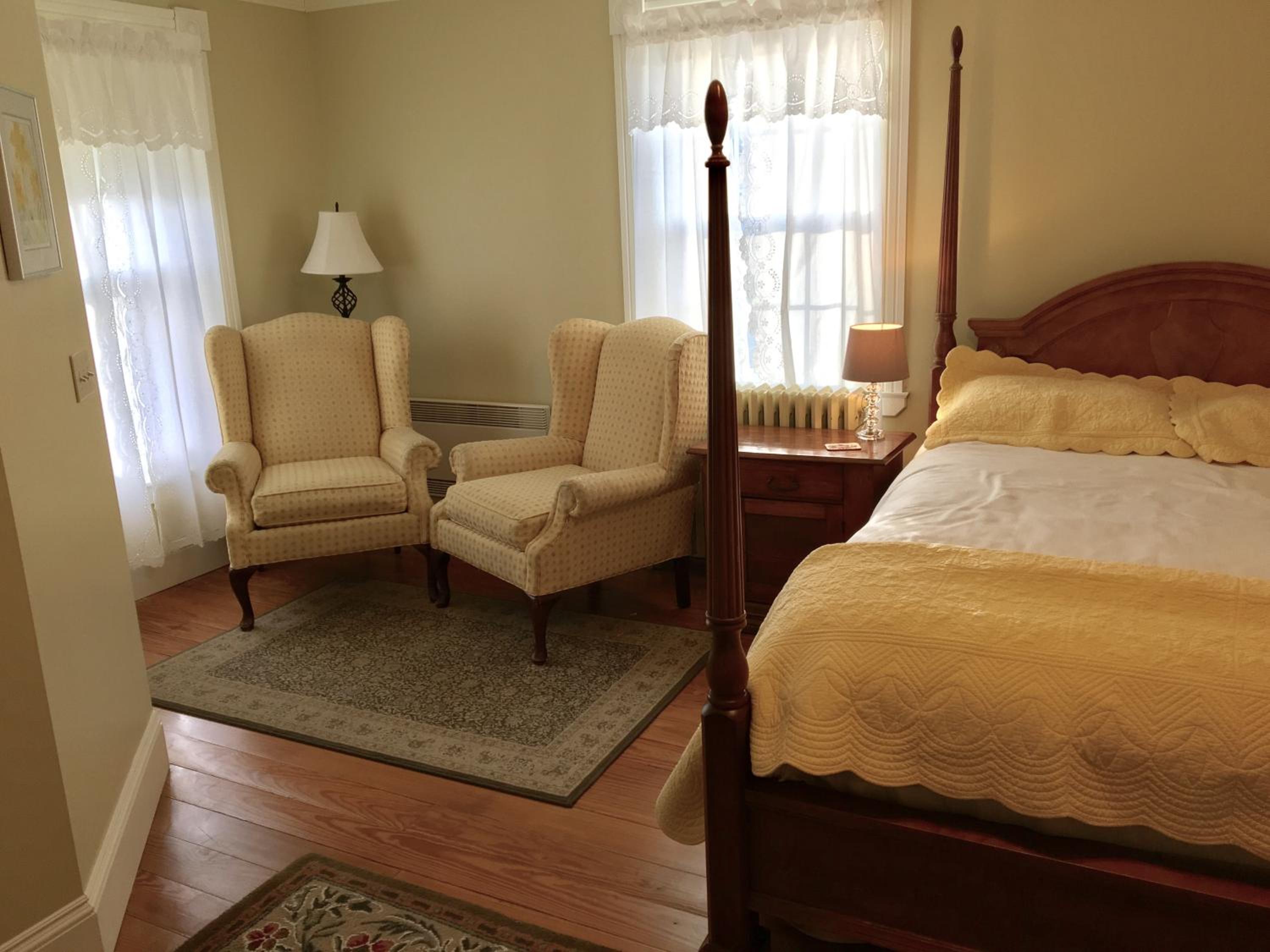 Queen Room photo 1