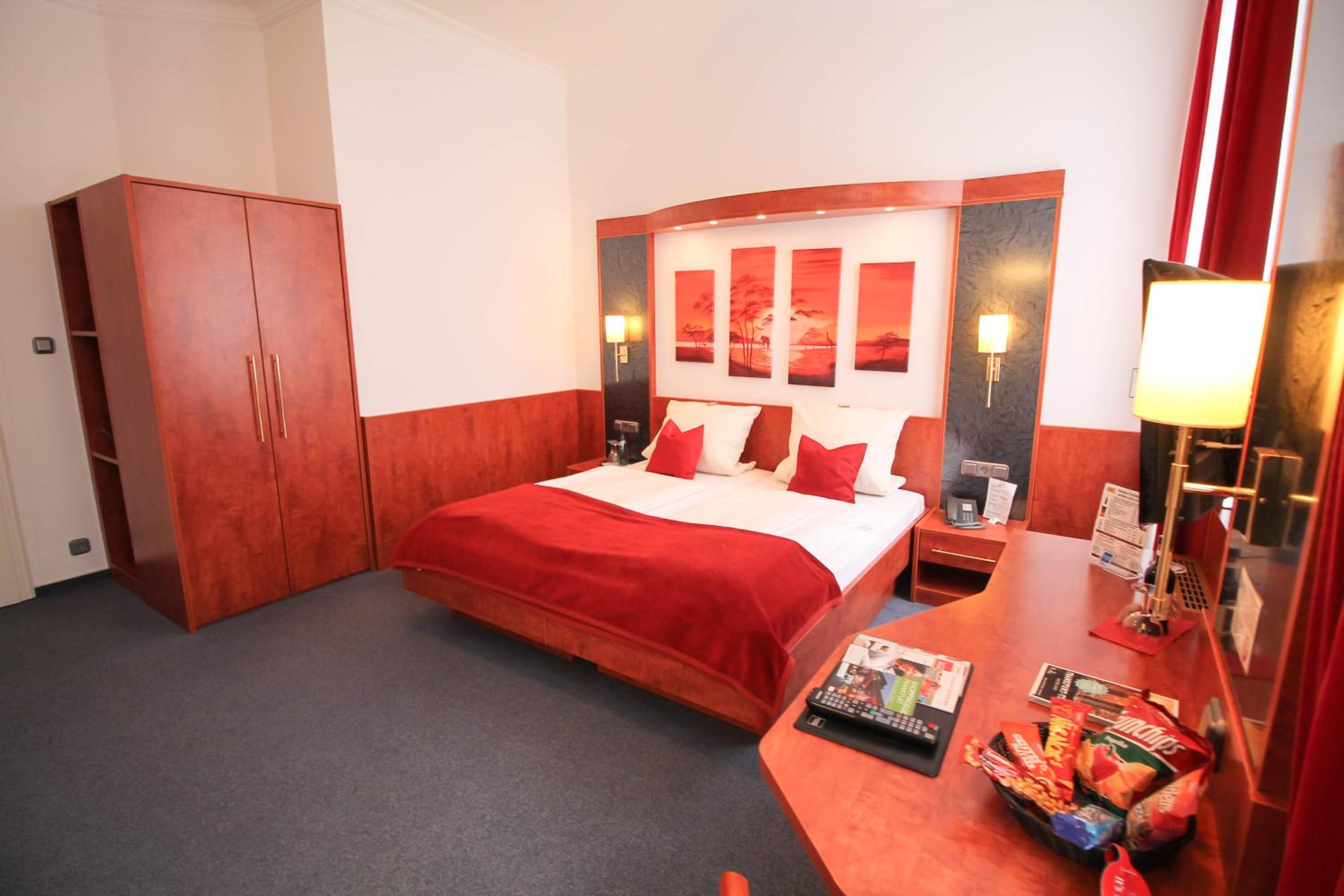 Standard Double Room - Photo 5