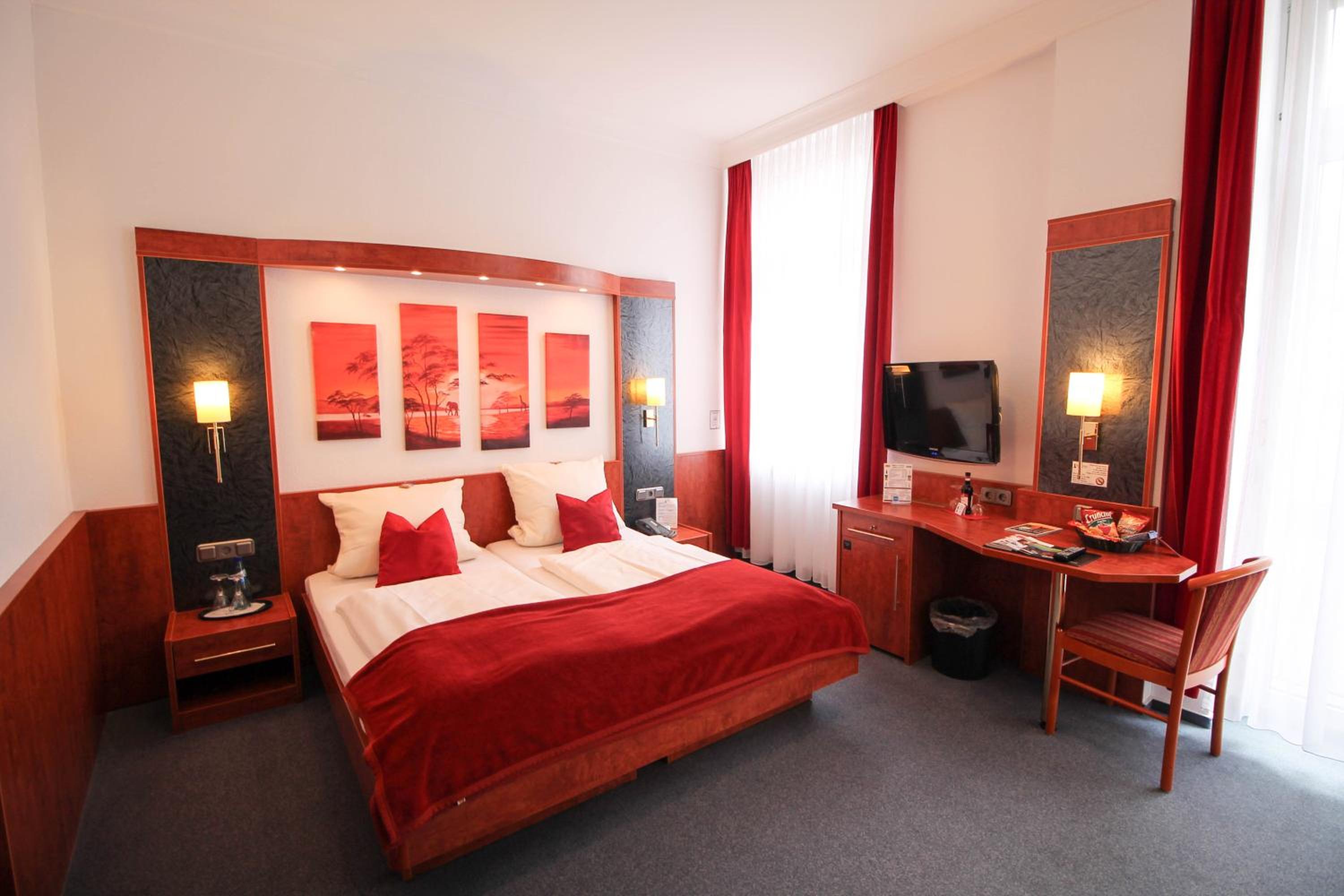 Standard Double Room - Photo 3