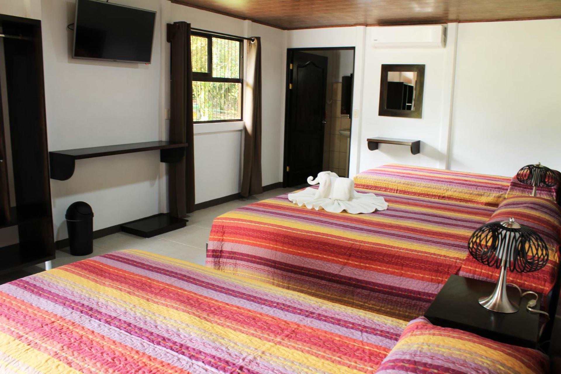 Friends And Family Room - Photo 1